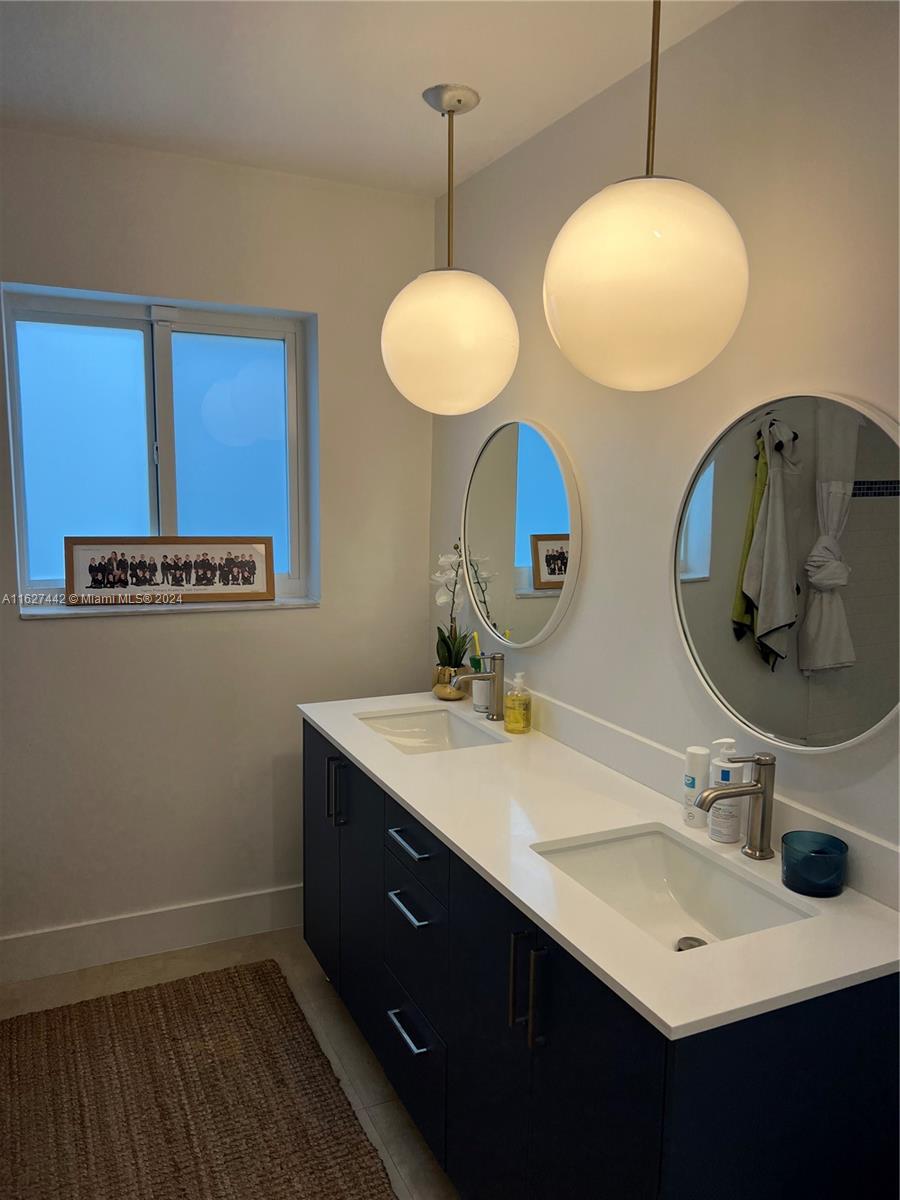 49 N Shore Dr