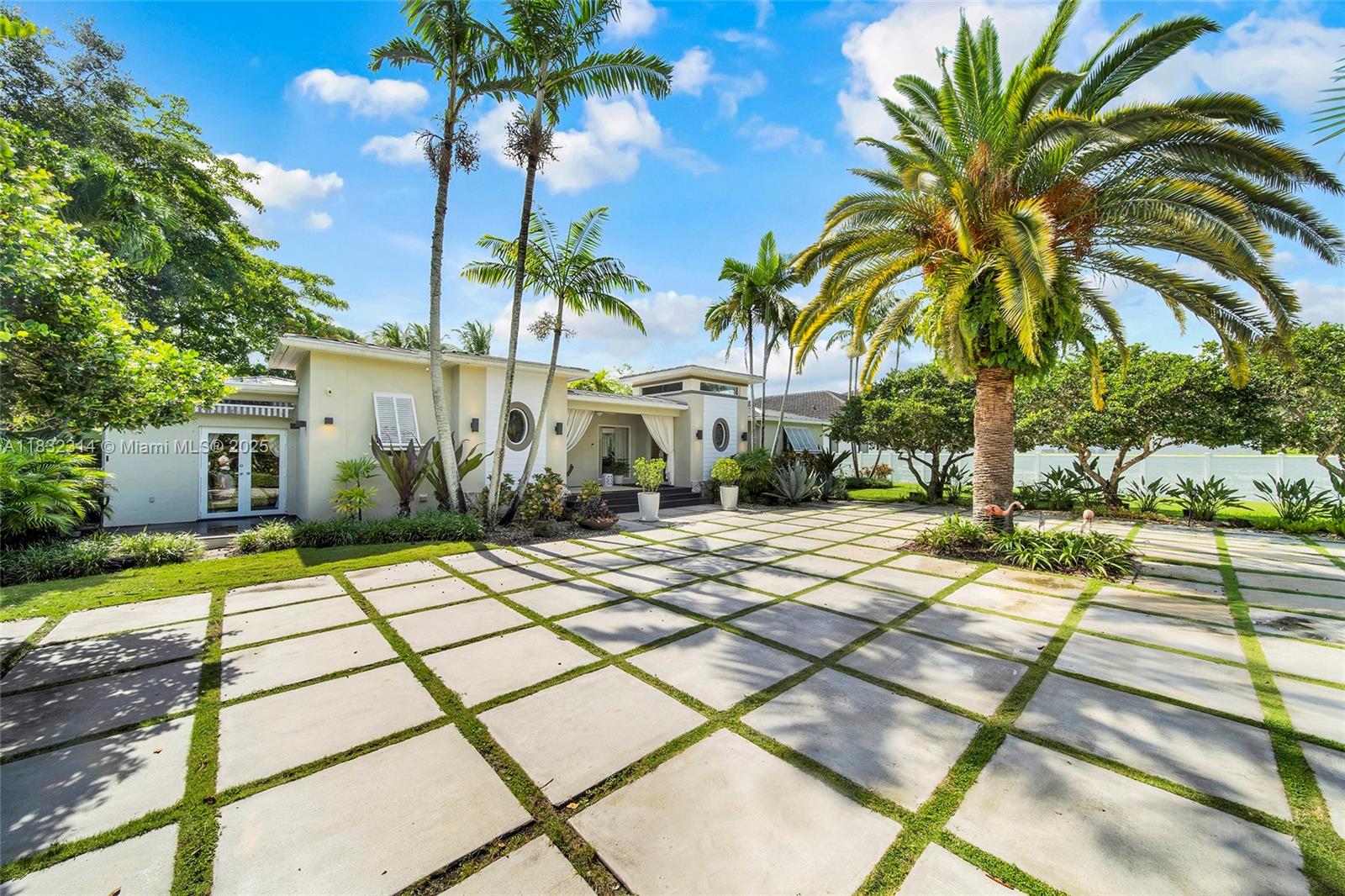 6645 SW 73rd Ct Unit: .