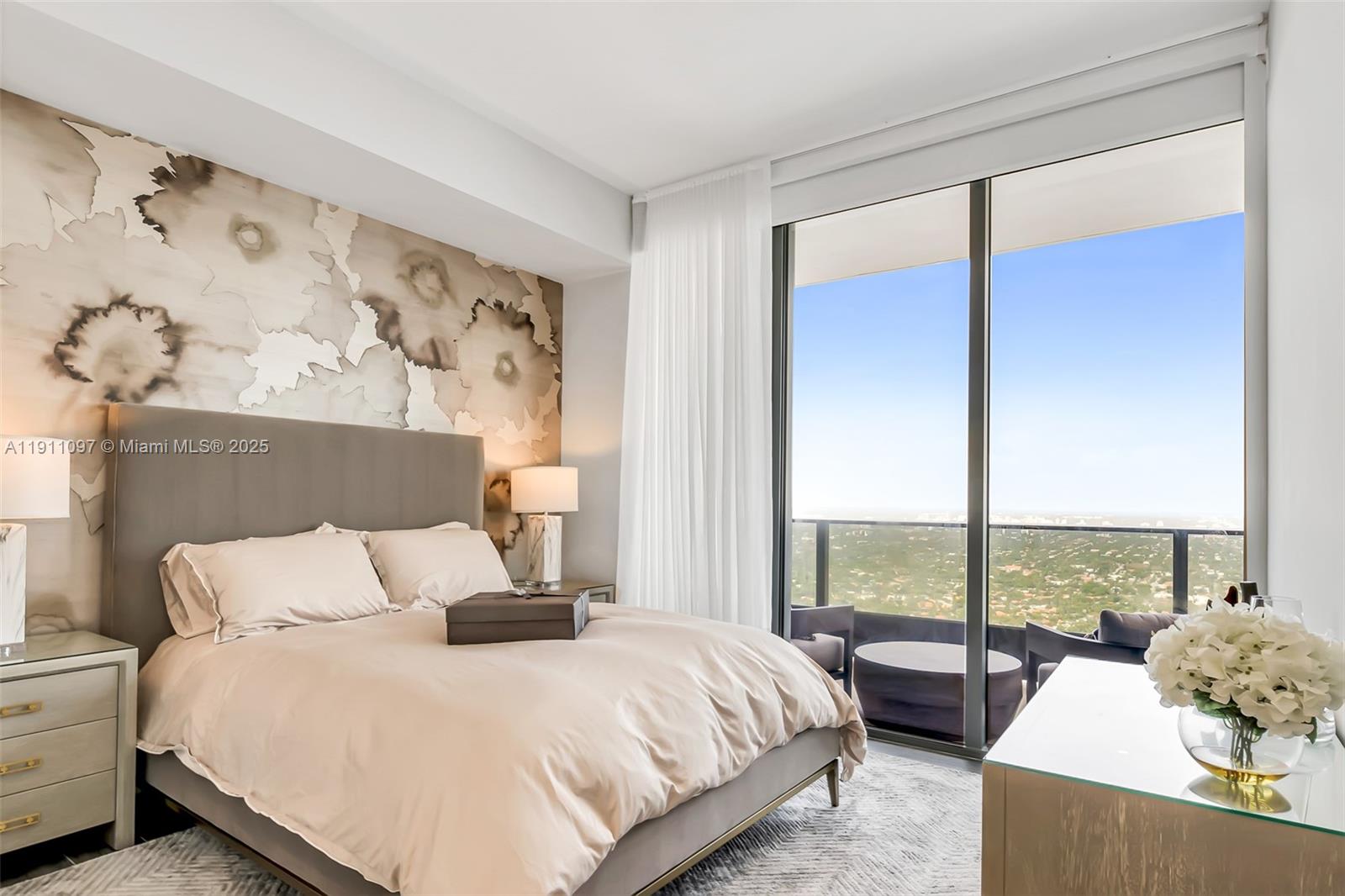 1000 Brickell Plz Unit: PH5807