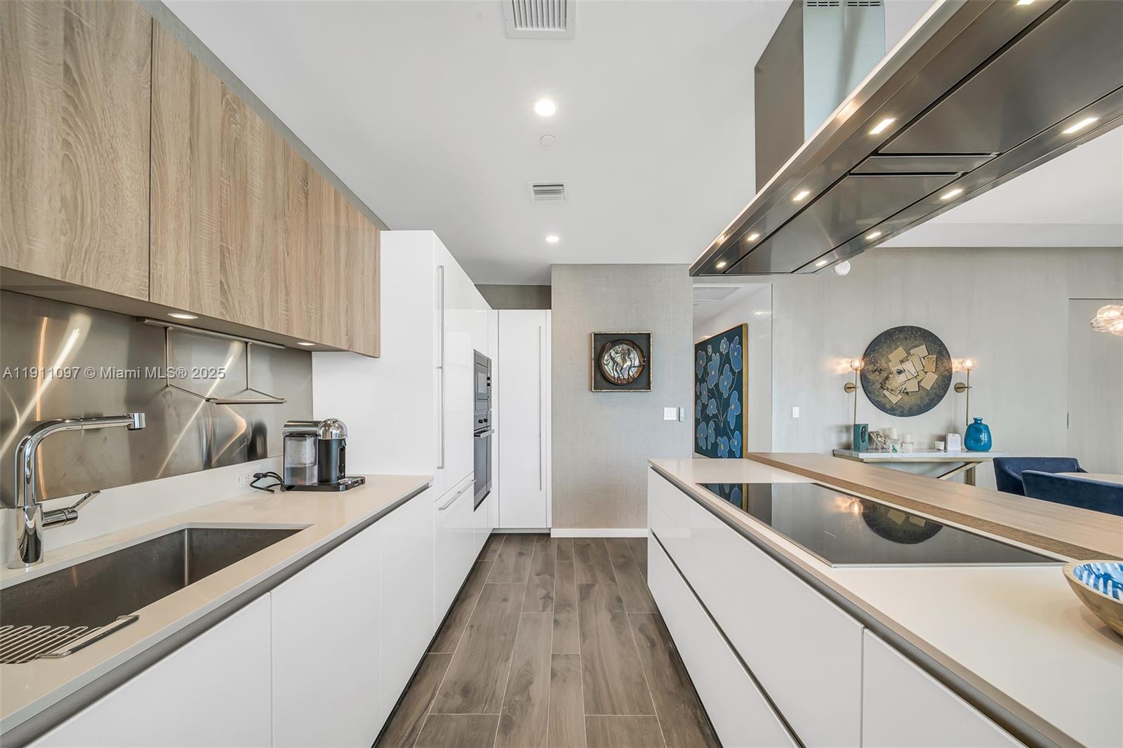 1000 Brickell Plz Unit: PH5807