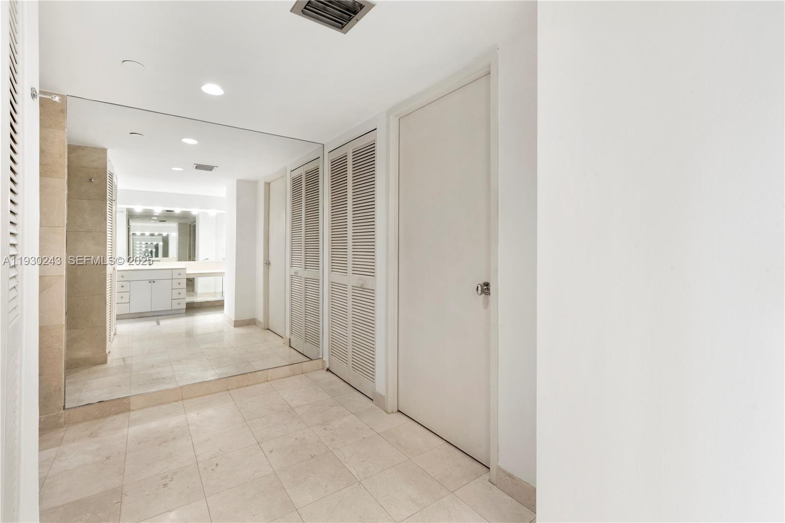 151 Crandon Blvd # 841