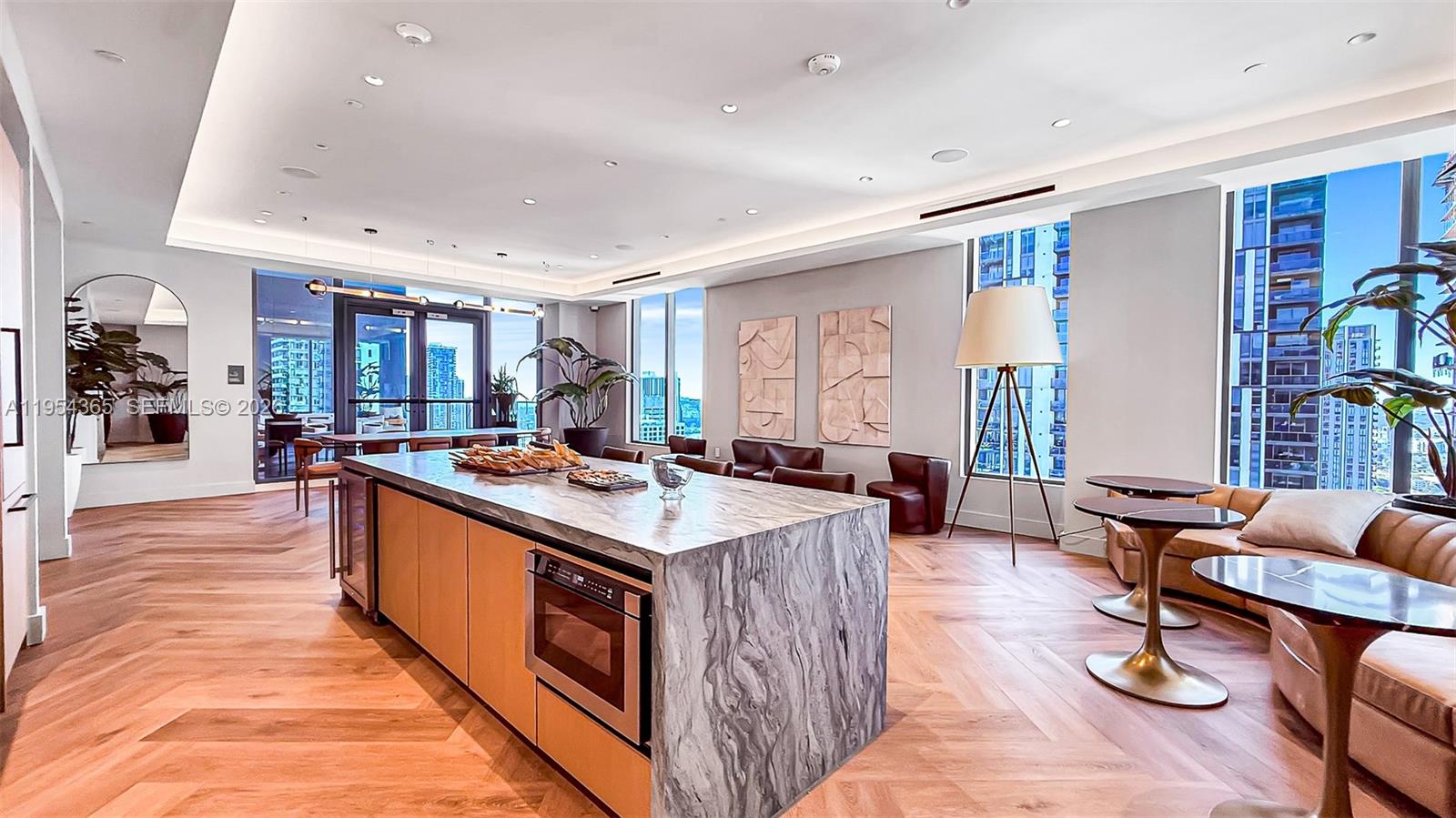 120 NE 5 # 1608