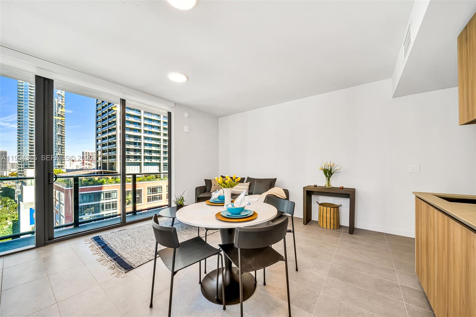 120 NE 5 # 1608
