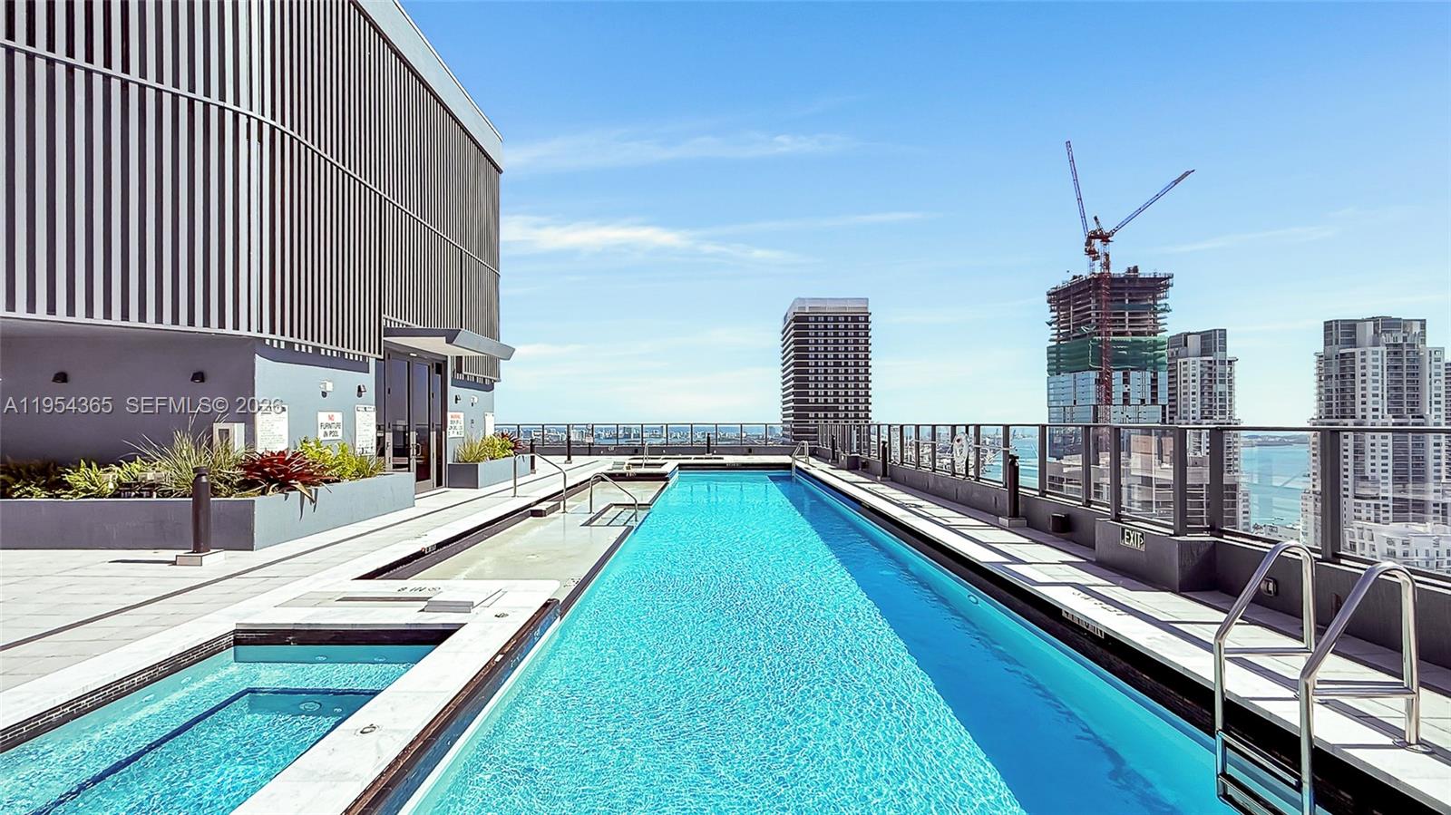 120 NE 5 # 1608