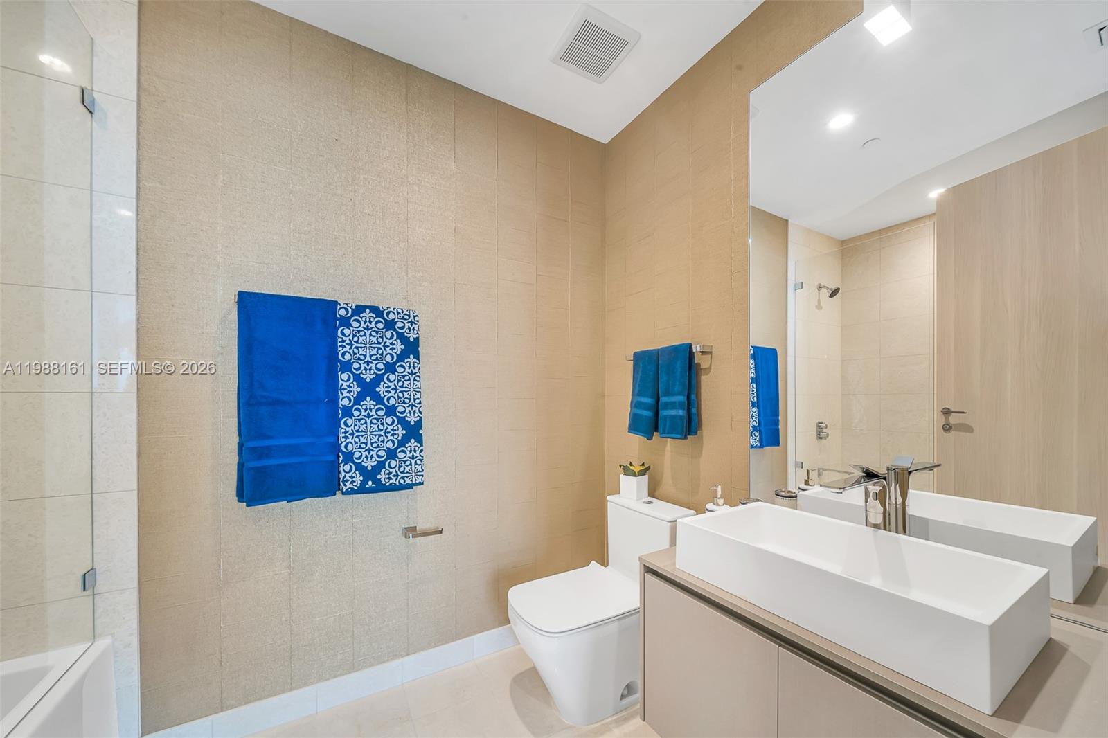 1000 Brickell Plz Unit: PH5807