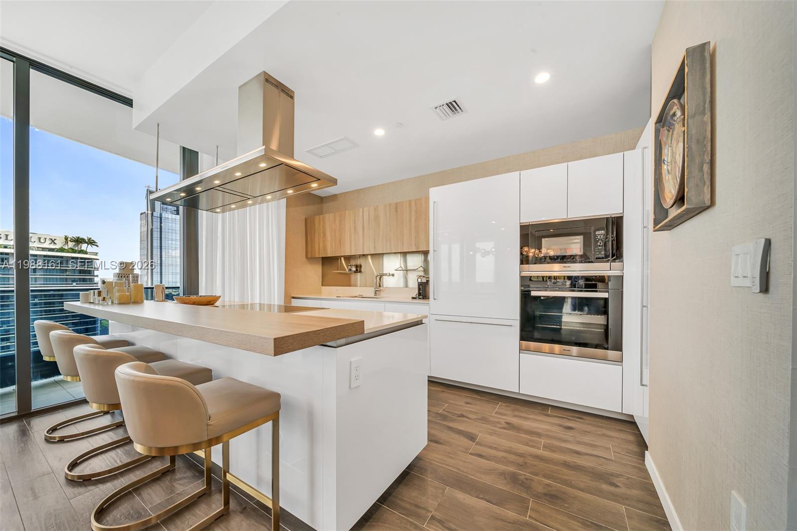 1000 Brickell Plz Unit: PH5807