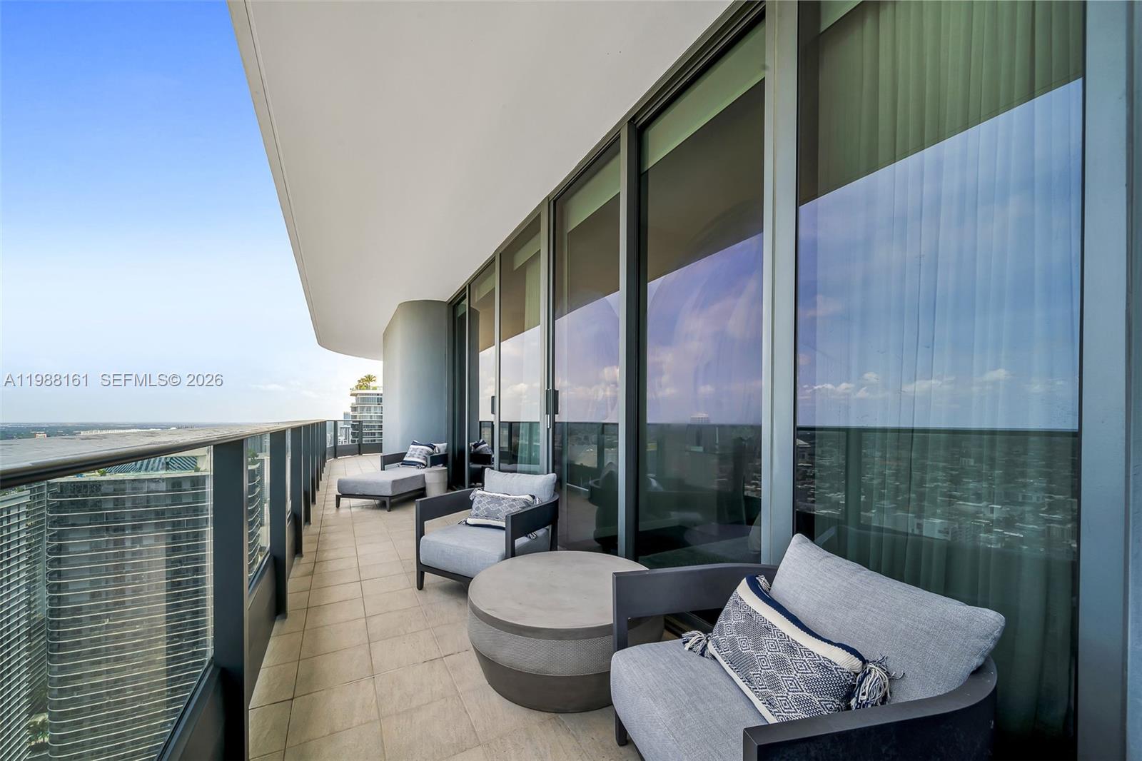 1000 Brickell Plz Unit: PH5807