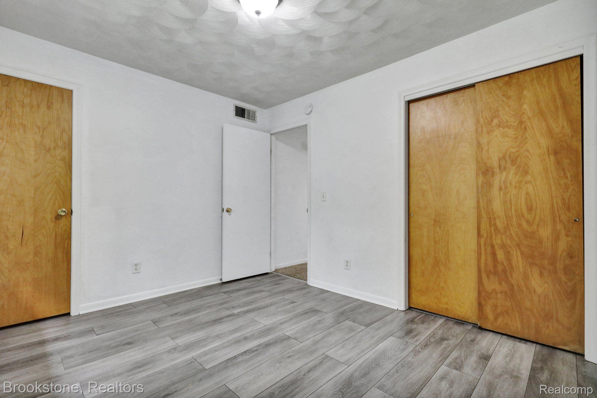 5031 WILLOUGHBY Road