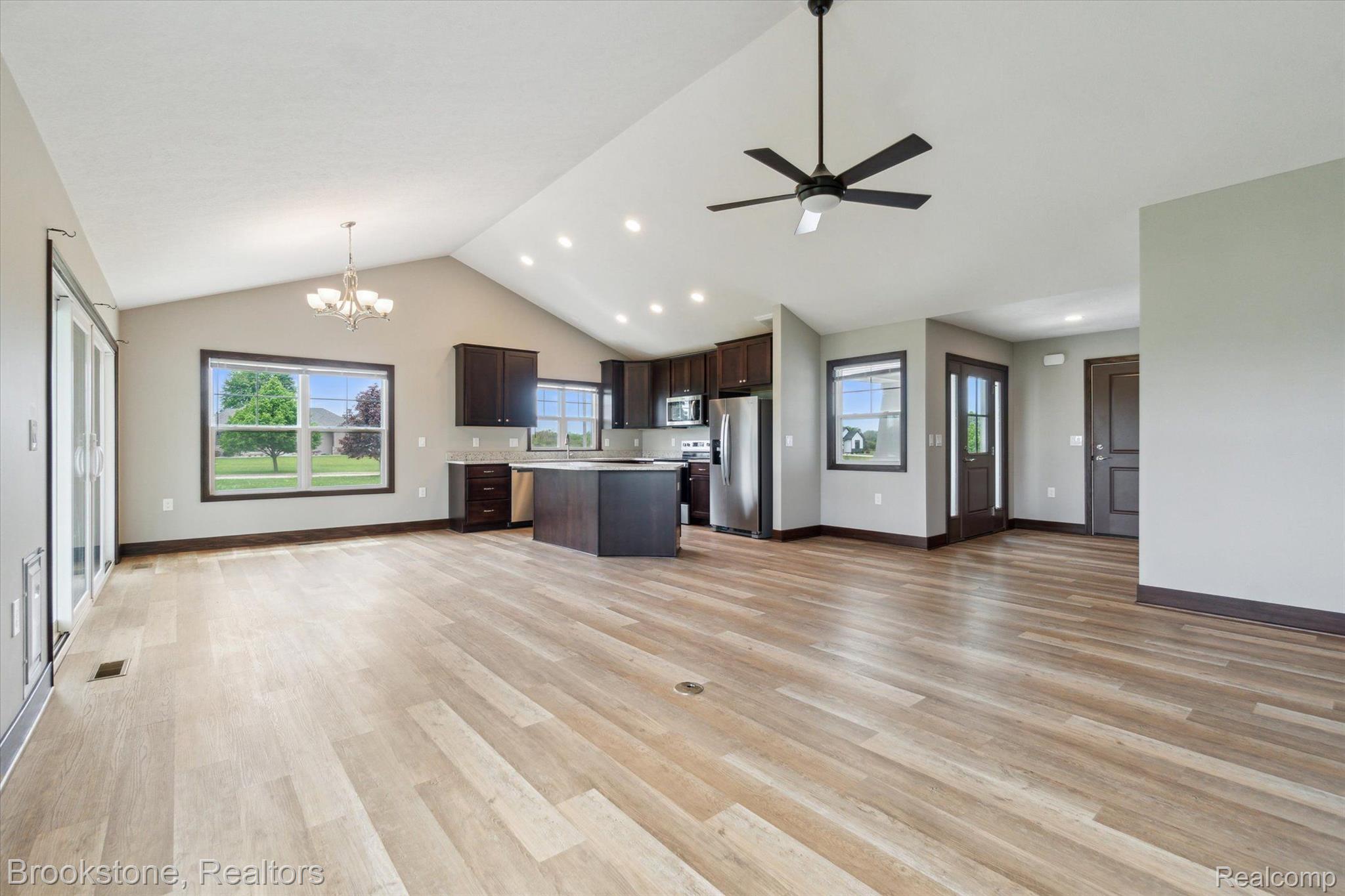 4050 CAYMAN Drive