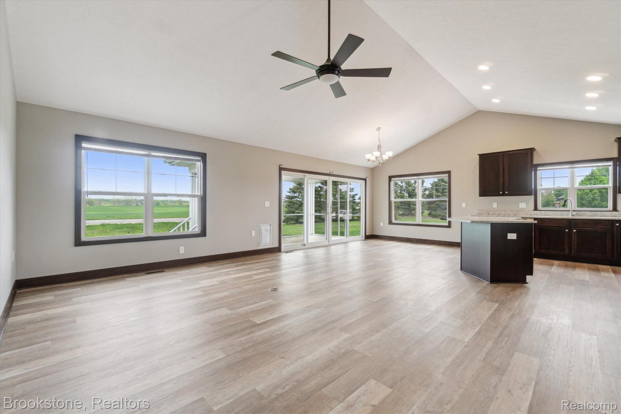 4050 CAYMAN Drive
