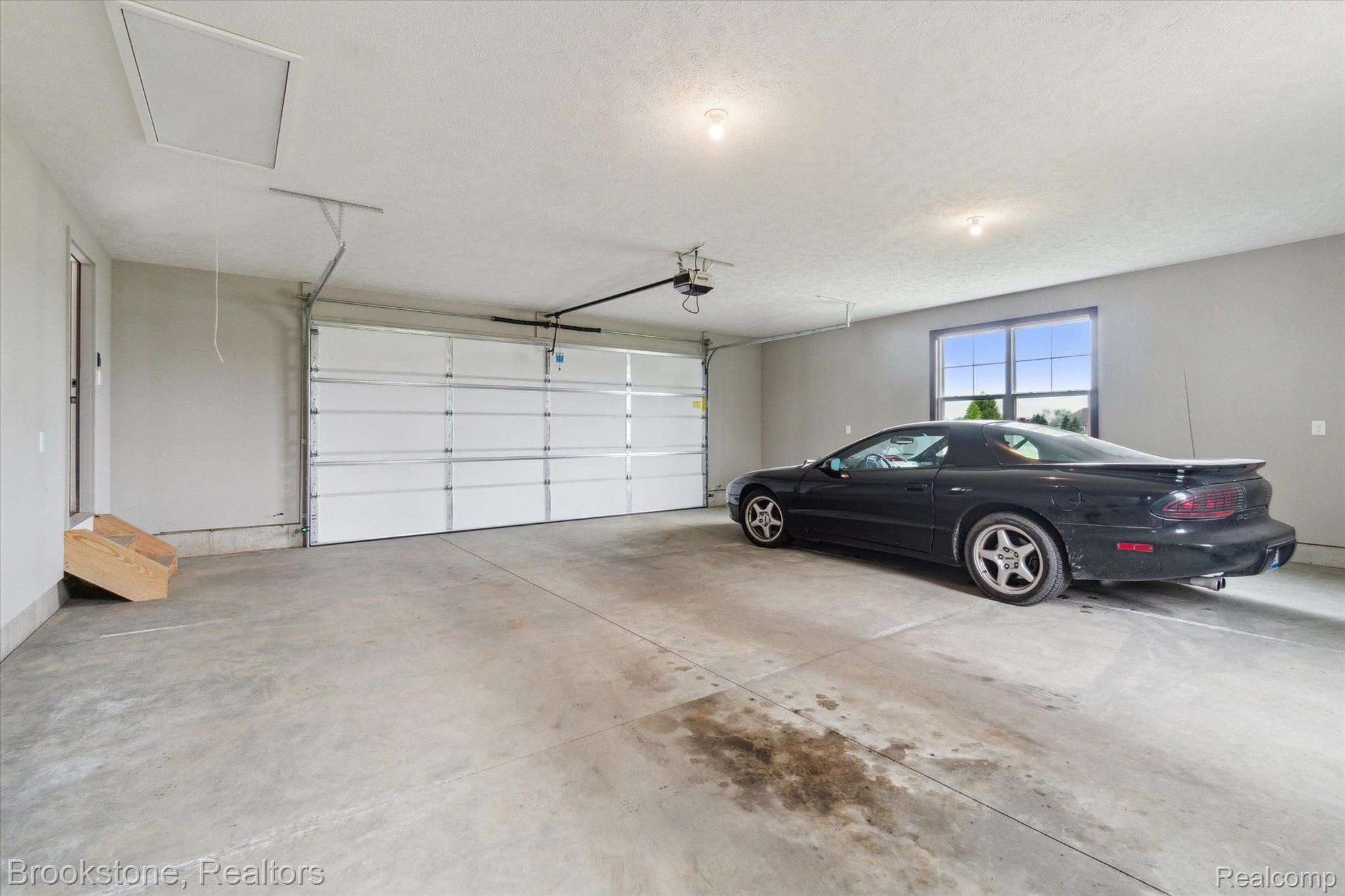 4050 CAYMAN Drive