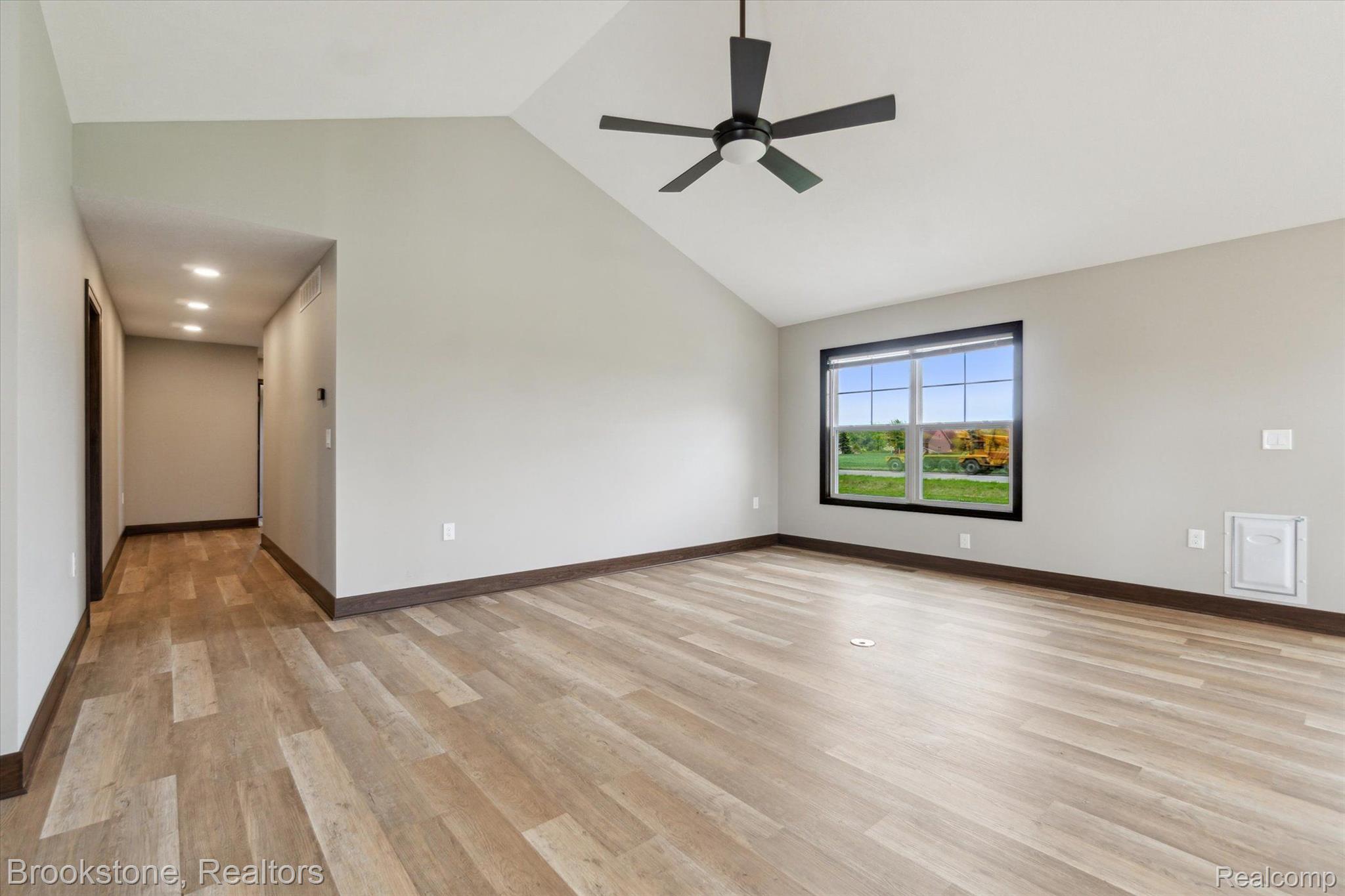 4050 CAYMAN Drive