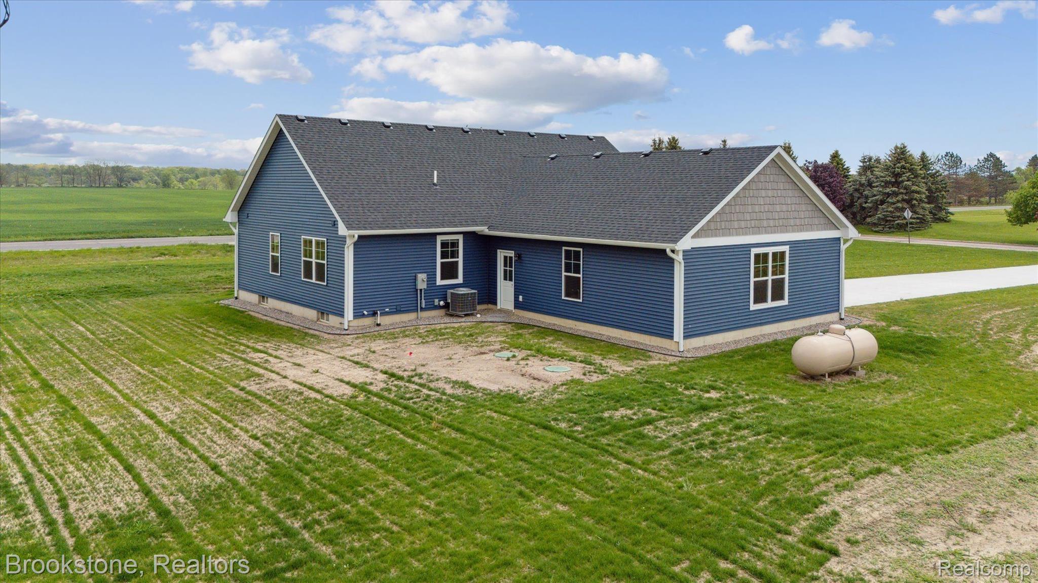 4050 CAYMAN Drive