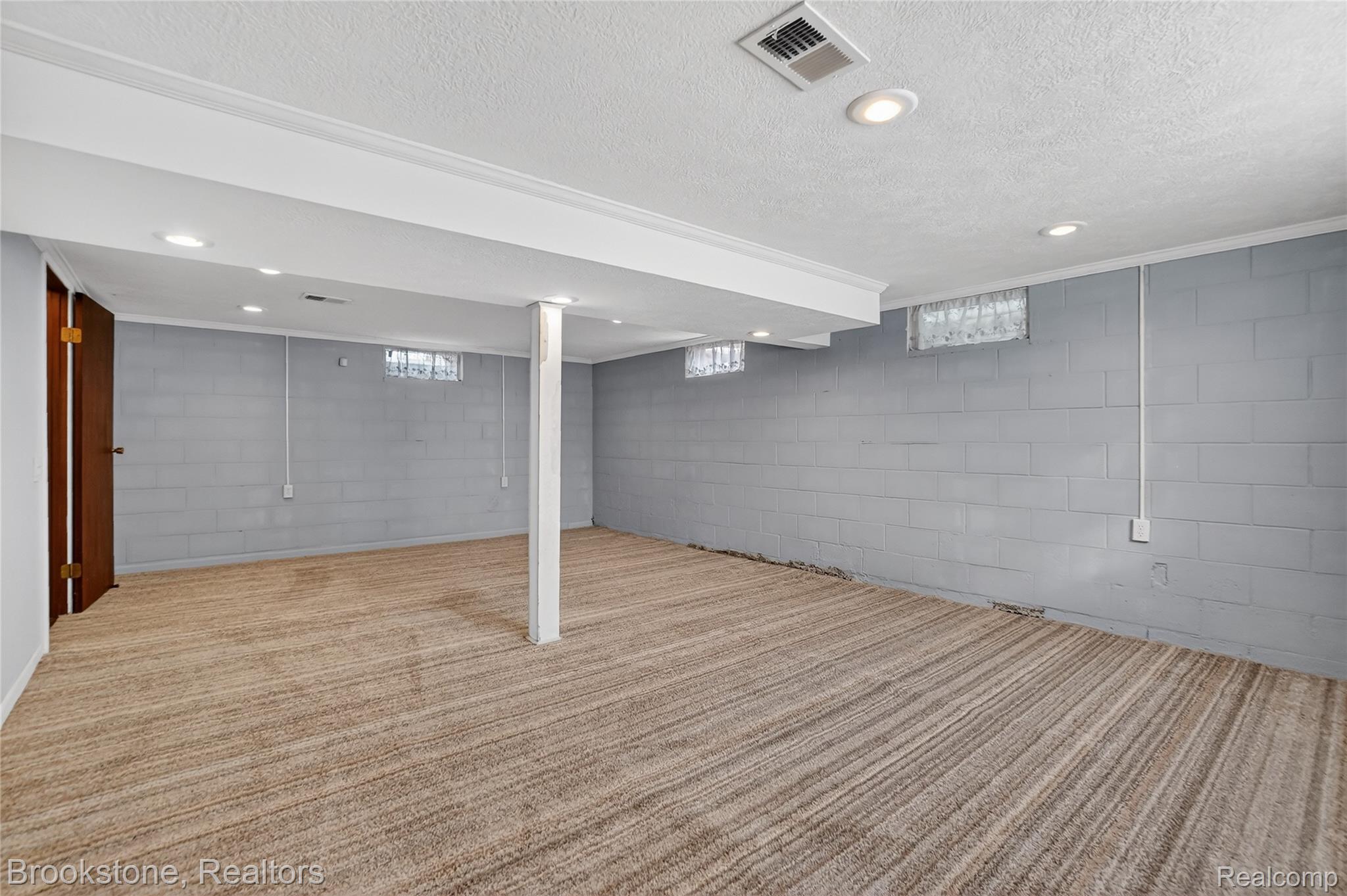 300 N Kibbee Street