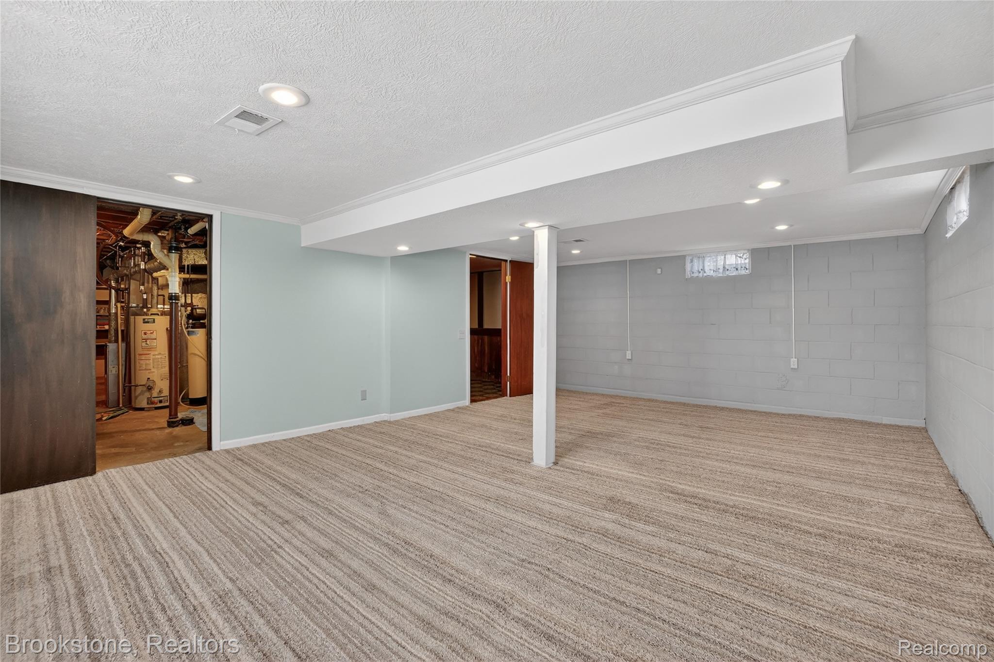 300 N Kibbee Street