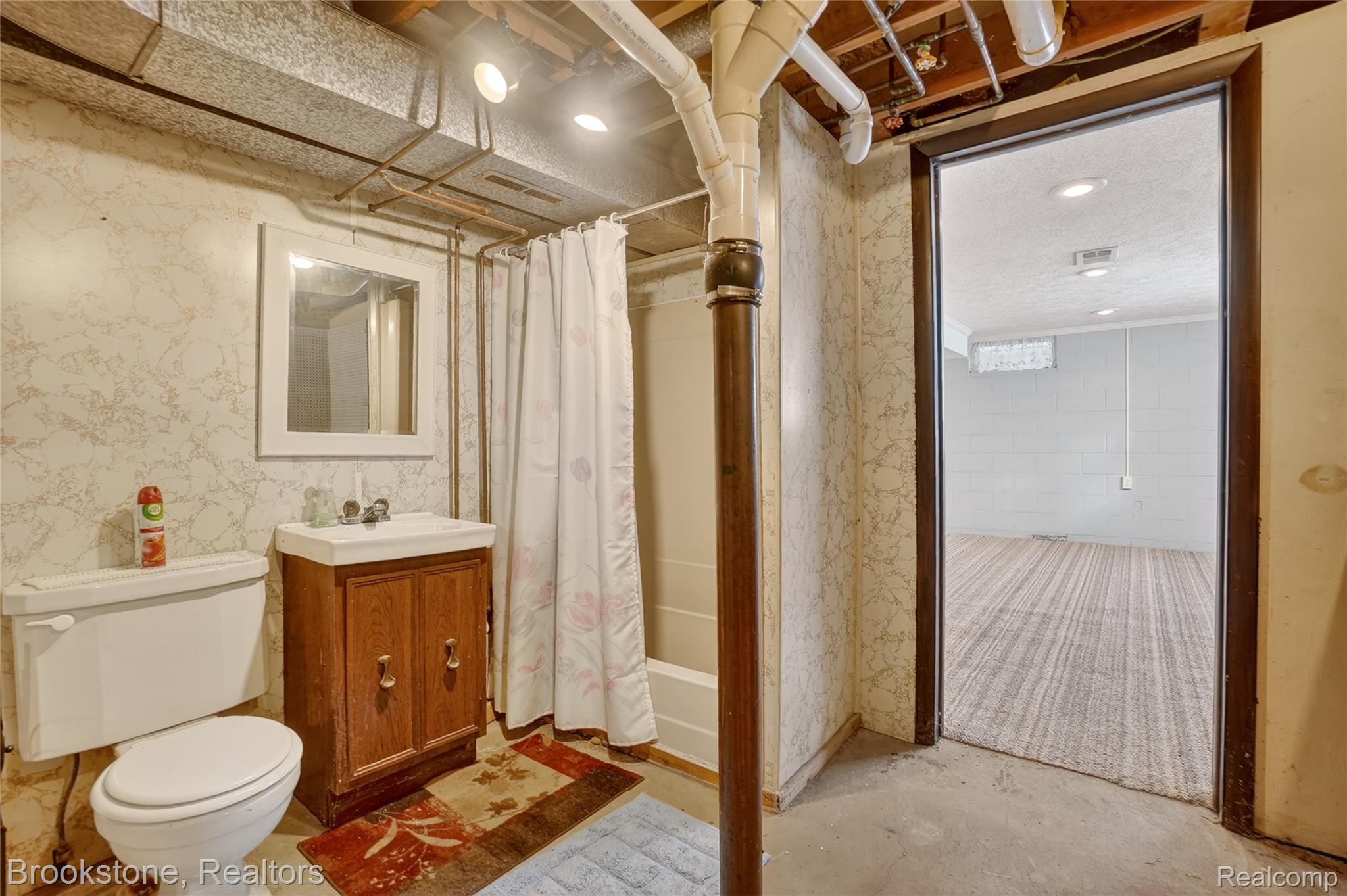 300 N Kibbee Street
