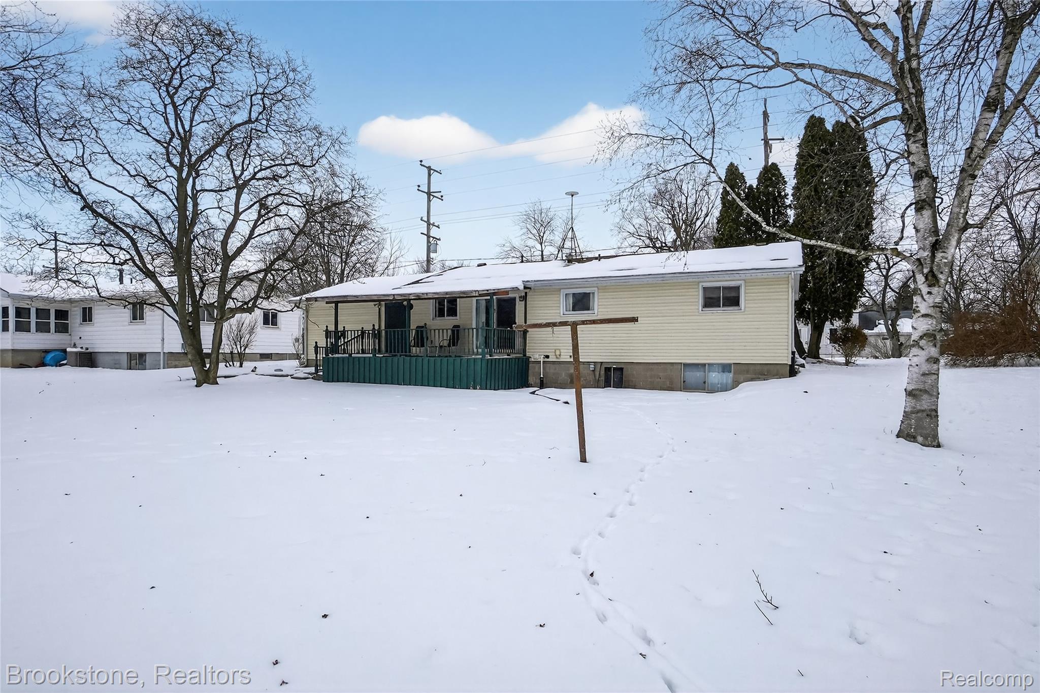 300 N Kibbee Street