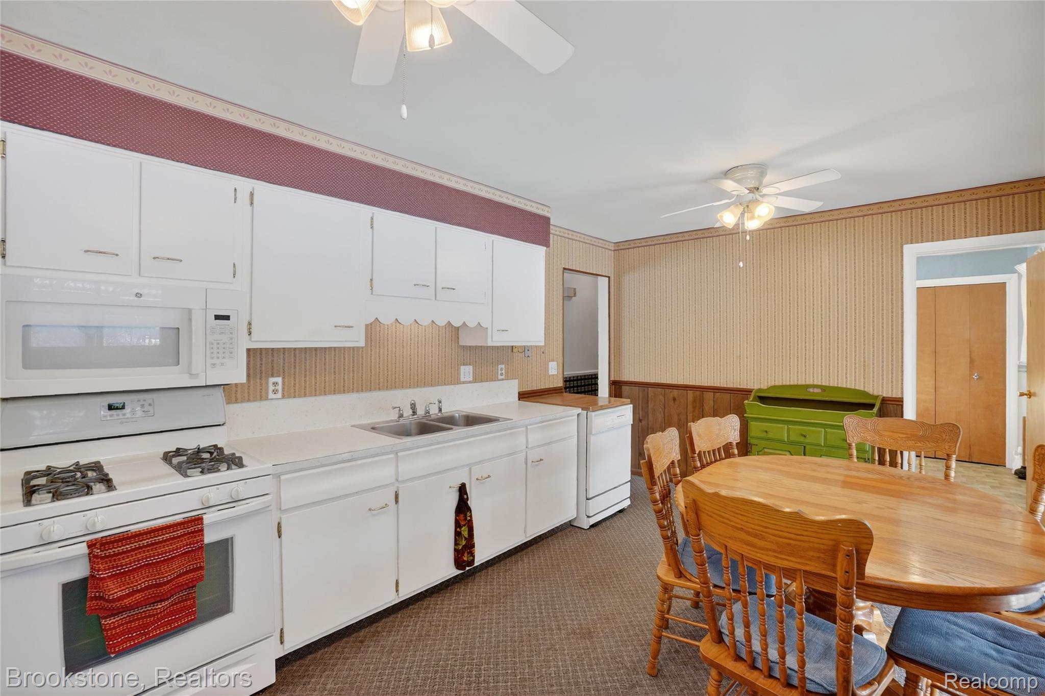 300 N Kibbee Street