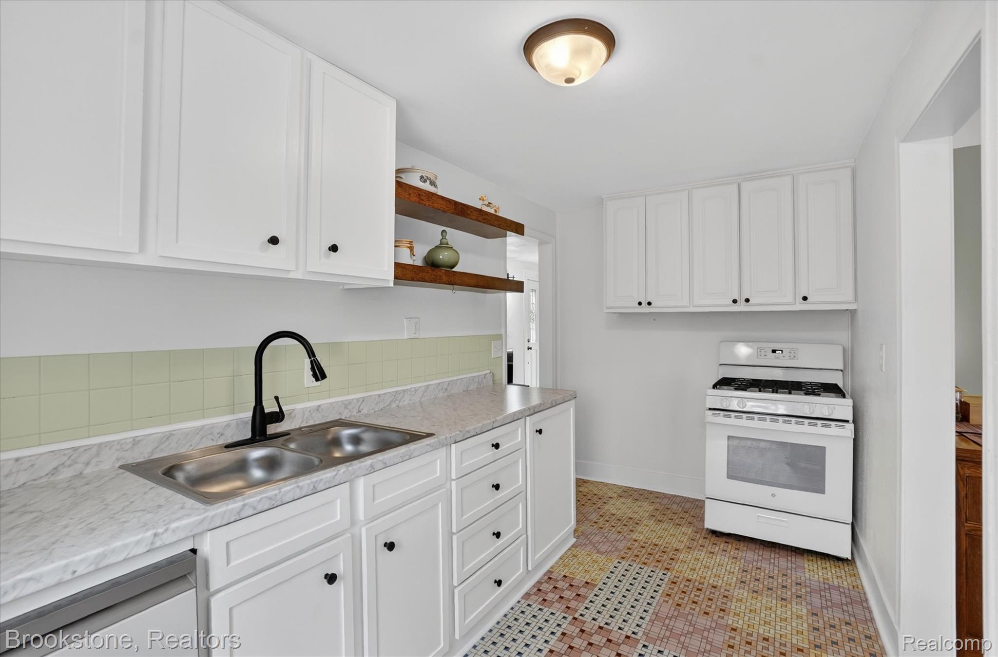 1331 Wolf Court