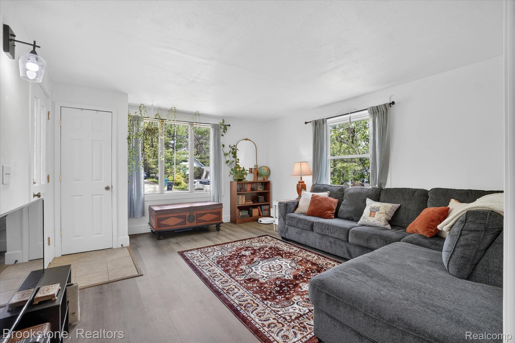 1331 Wolf Court