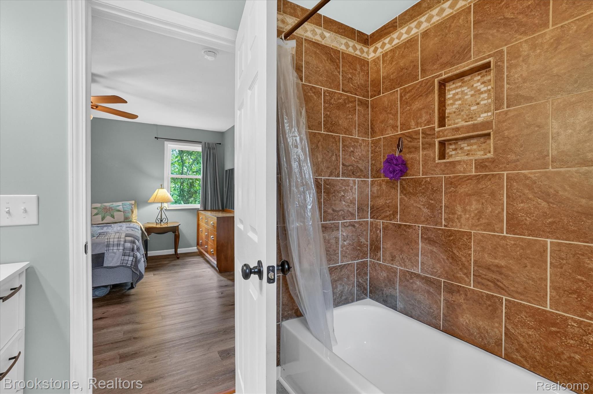 1331 Wolf Court