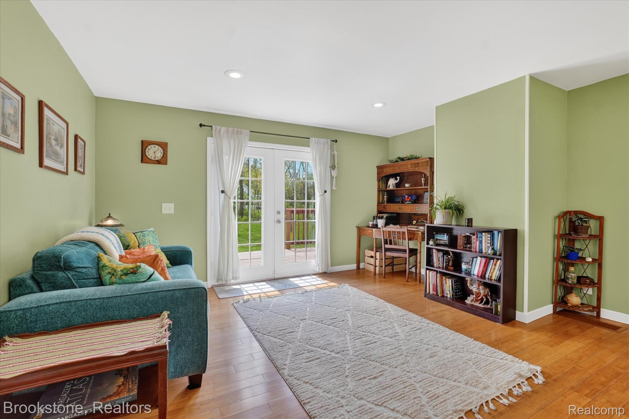 1331 Wolf Court