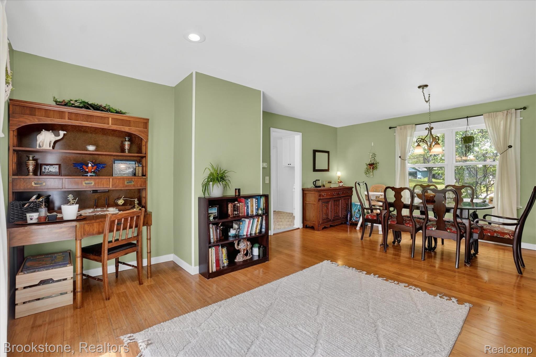 1331 Wolf Court