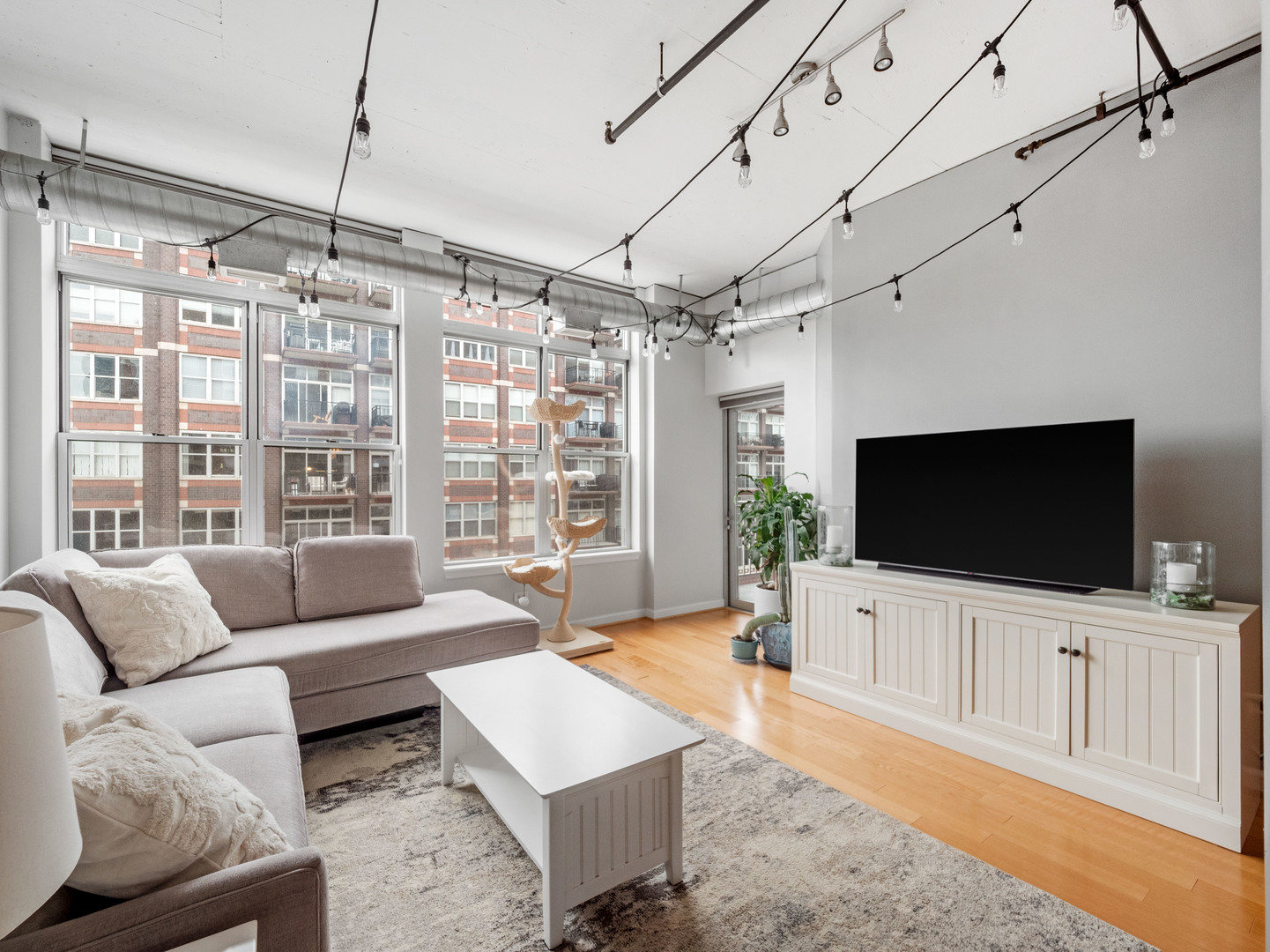 111 S Morgan Street Unit: 511
