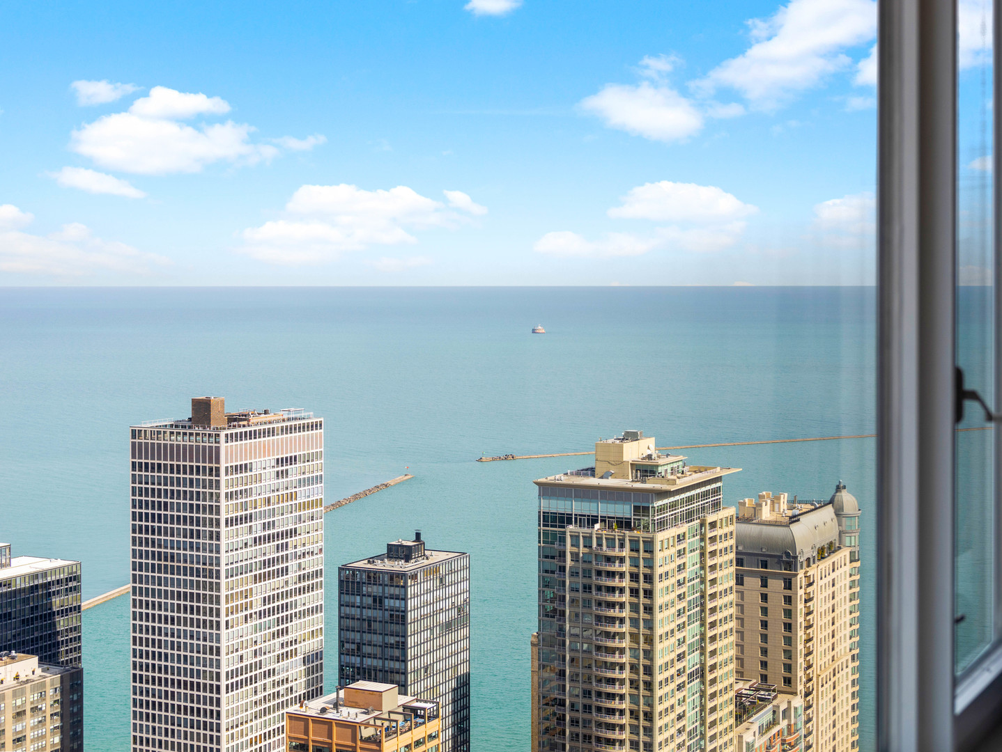 161 E Chicago Avenue Unit: 42H