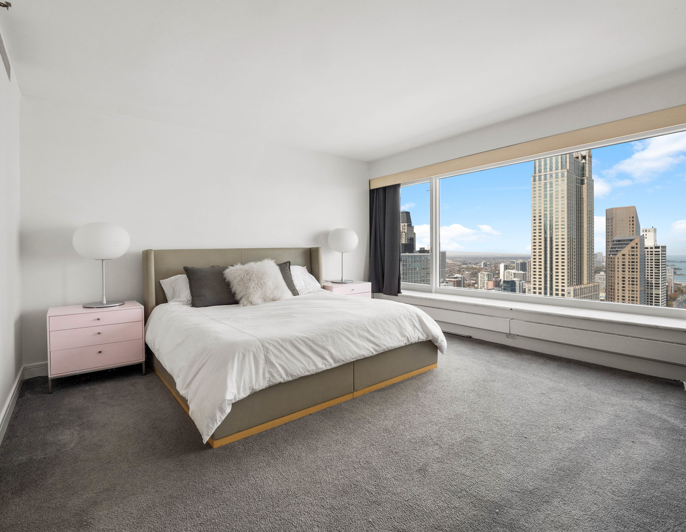 161 E Chicago Avenue Unit: 42H