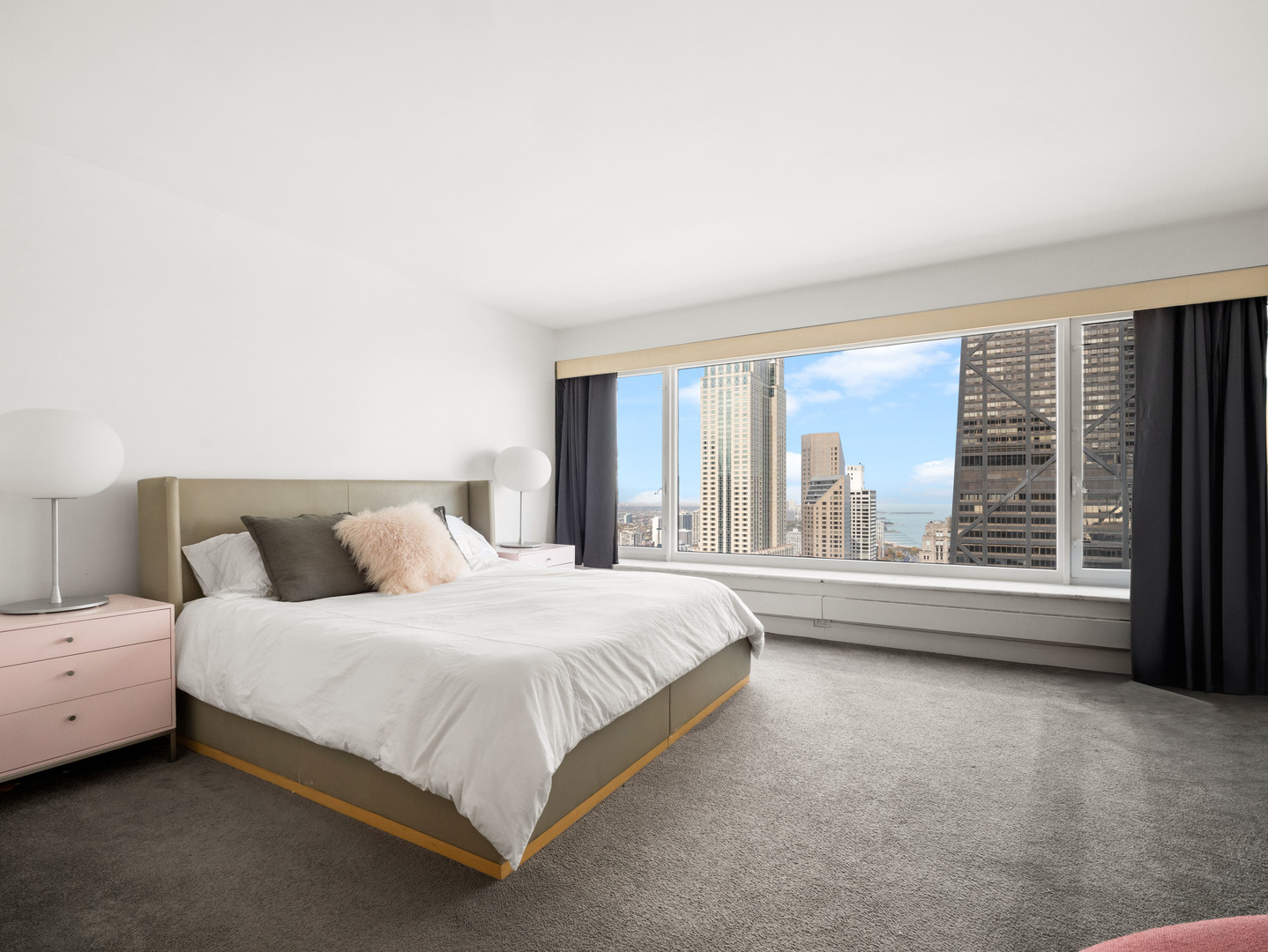 161 E Chicago Avenue Unit: 42H