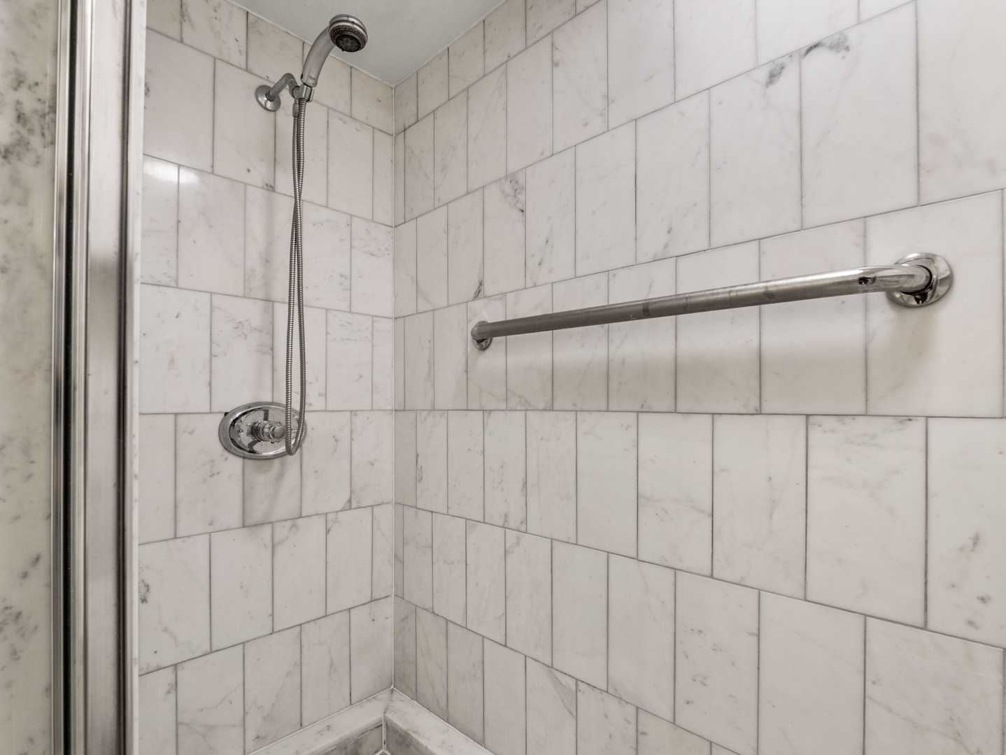 161 E Chicago Avenue Unit: 42H