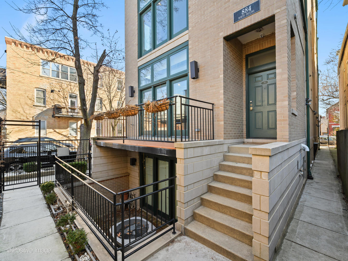 884 N Paulina Street Unit: 1R