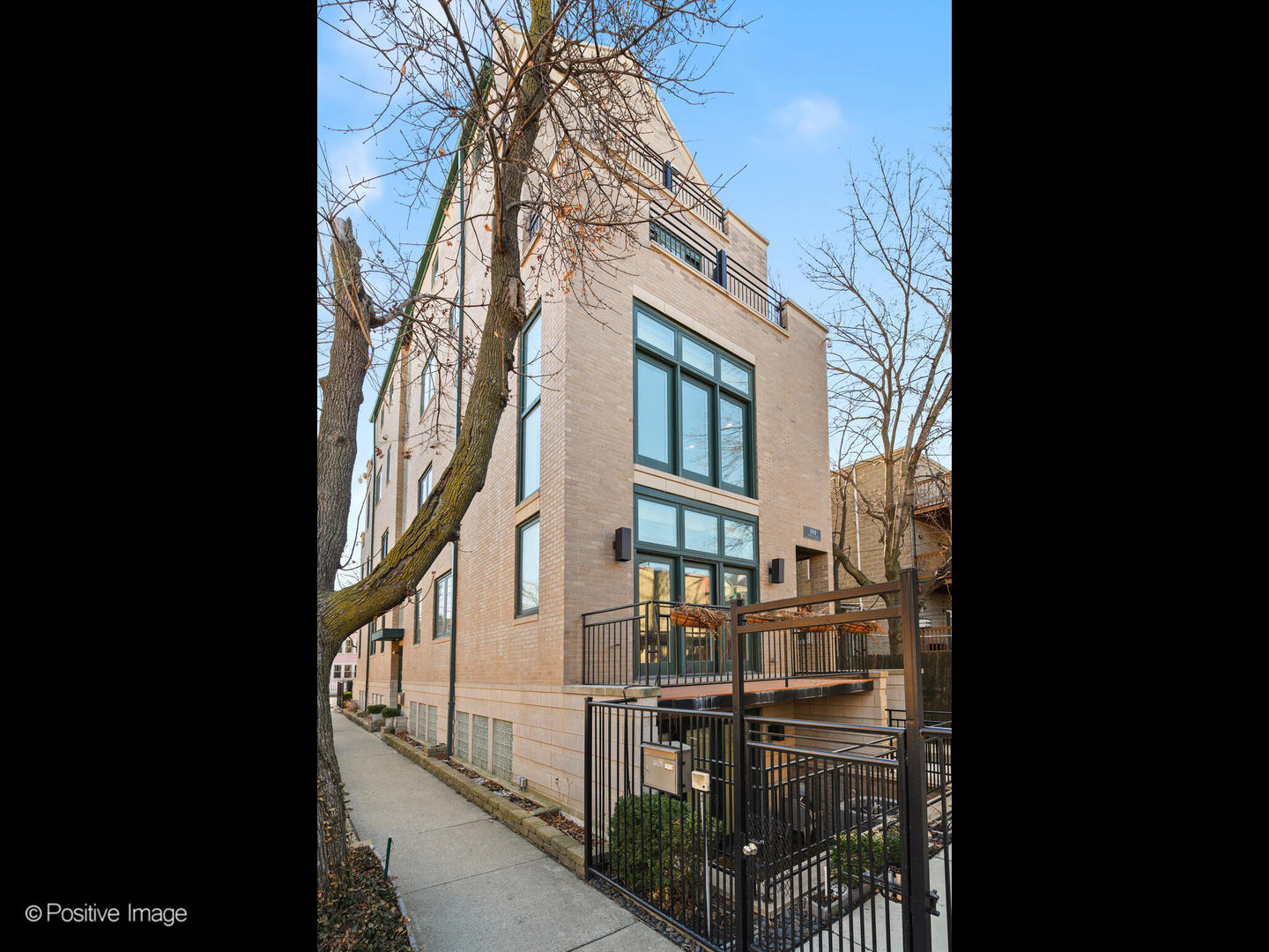 884 N Paulina Street Unit: 1R