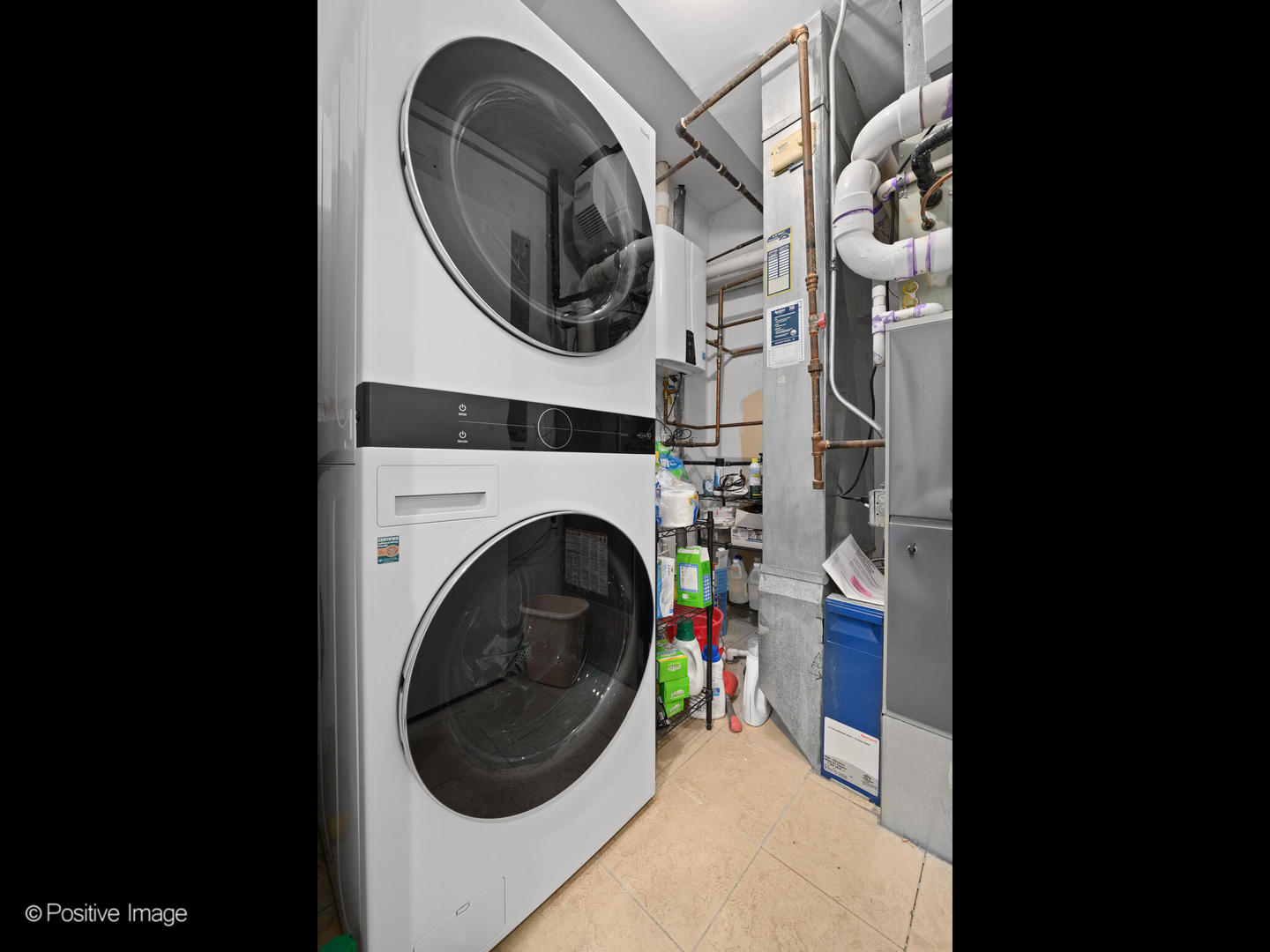 884 N Paulina Street Unit: 1R