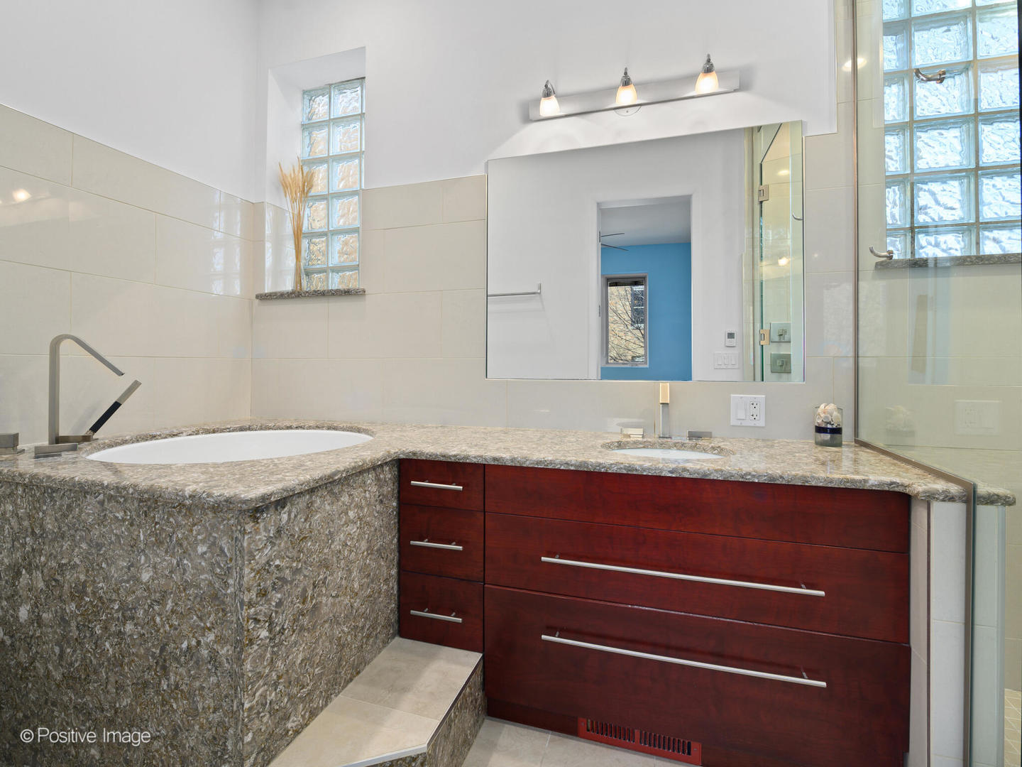 884 N Paulina Street Unit: 1R