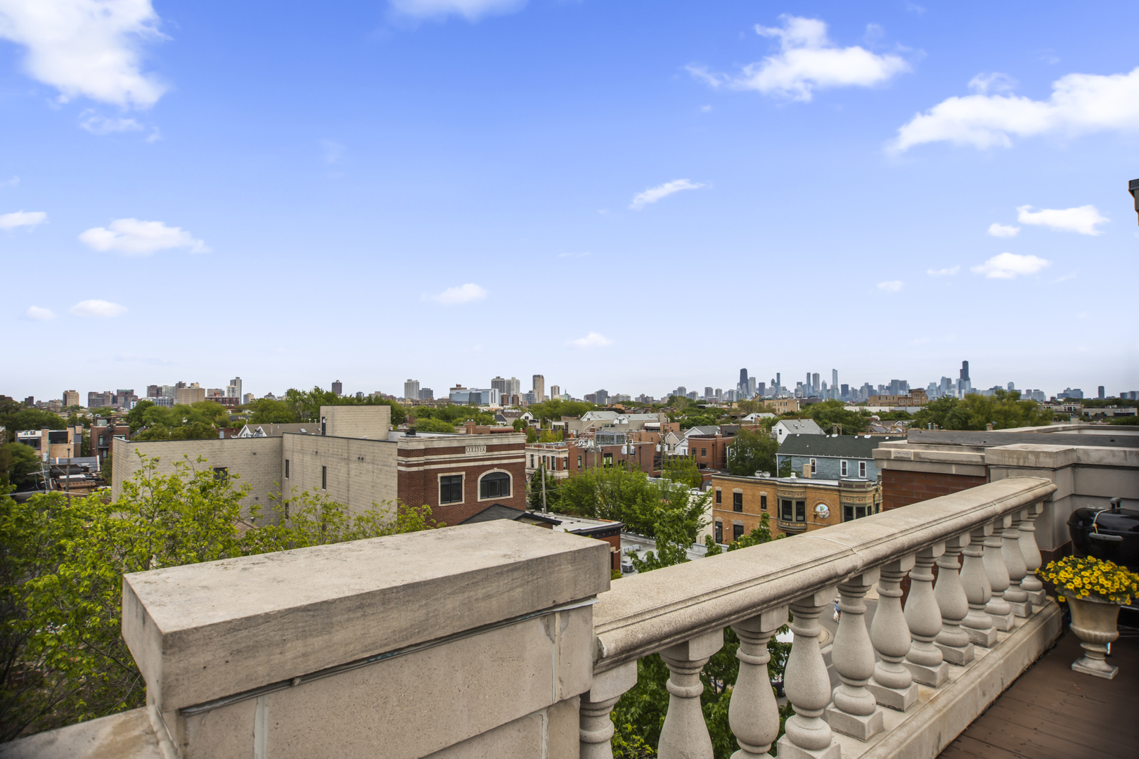 3346 N SOUTHPORT Avenue Unit: 4S