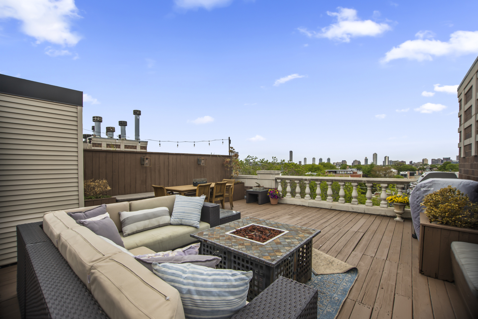 3346 N SOUTHPORT Avenue Unit: 4S