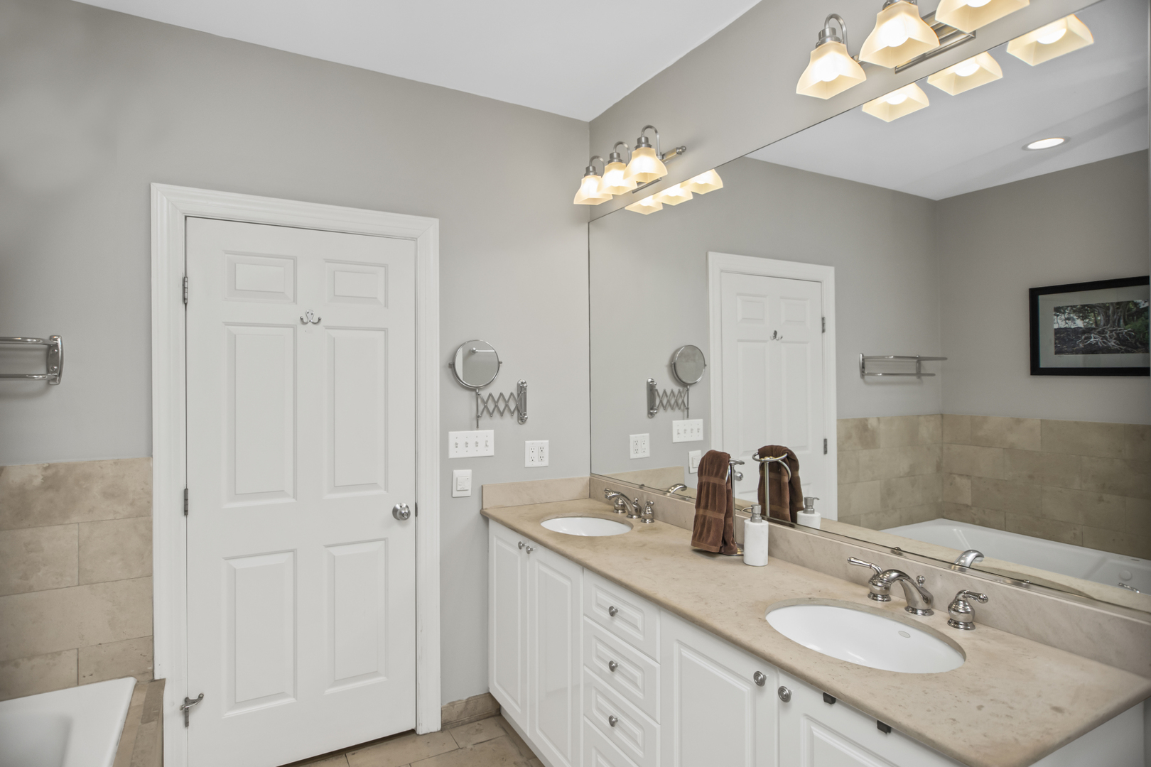 3346 N SOUTHPORT Avenue Unit: 4S