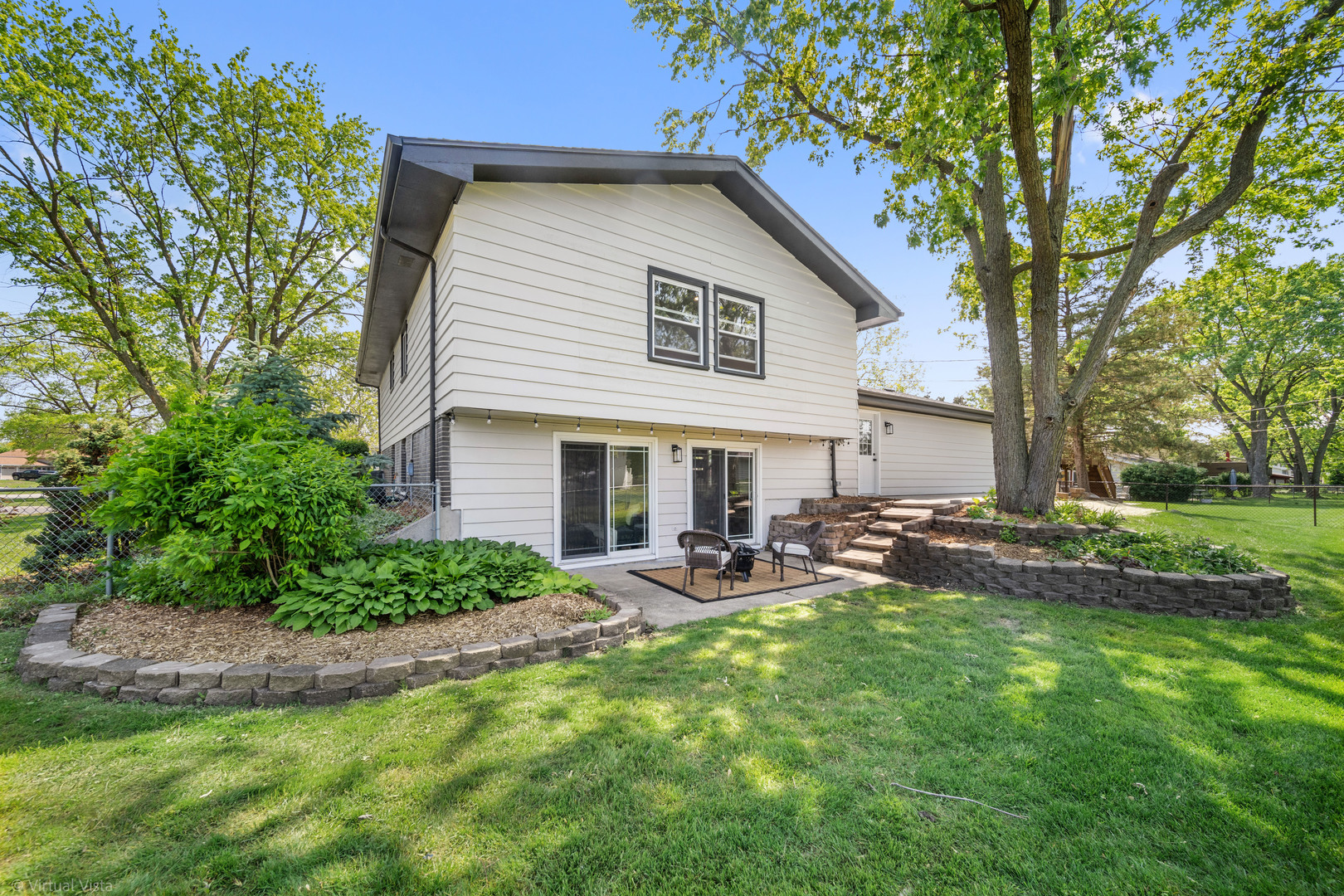 21W040 Monticello Road