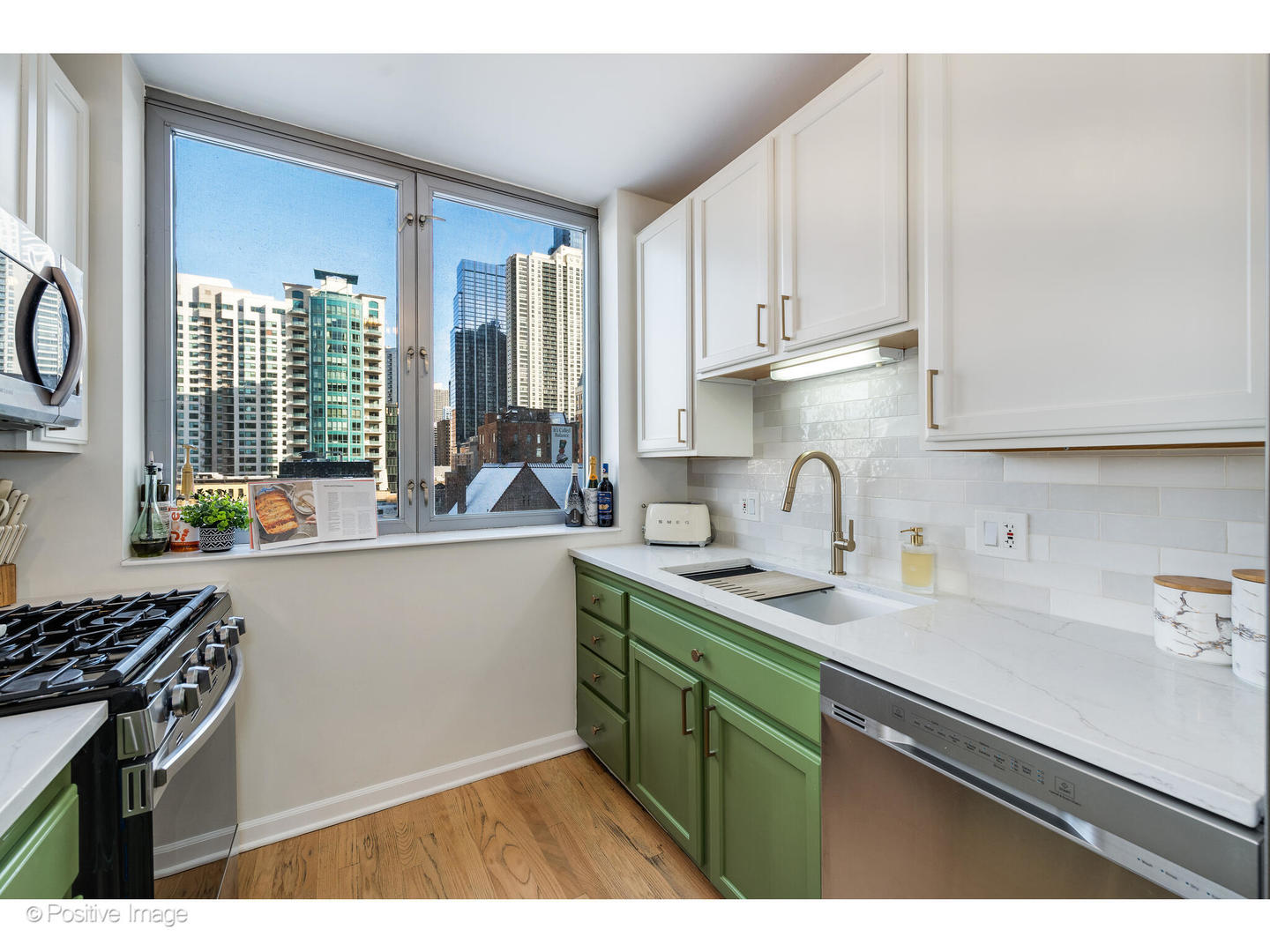 600 N Dearborn Street Unit: 701