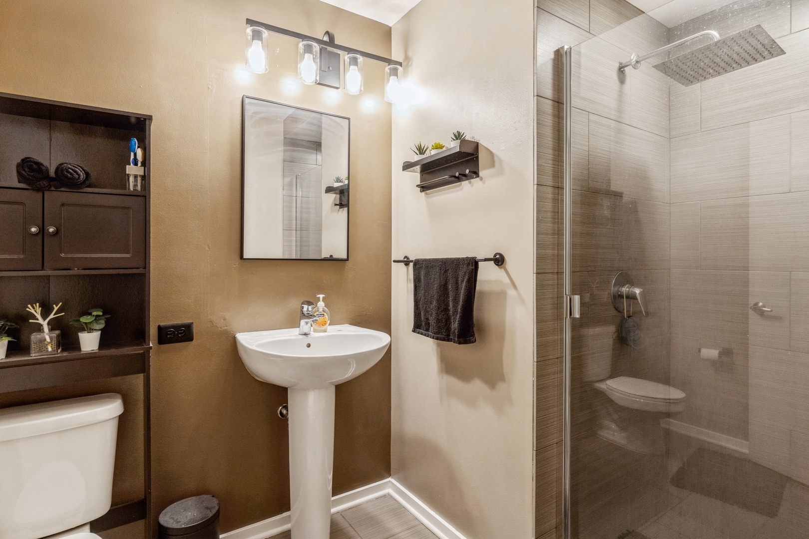 659 W Randolph Street Unit: 909