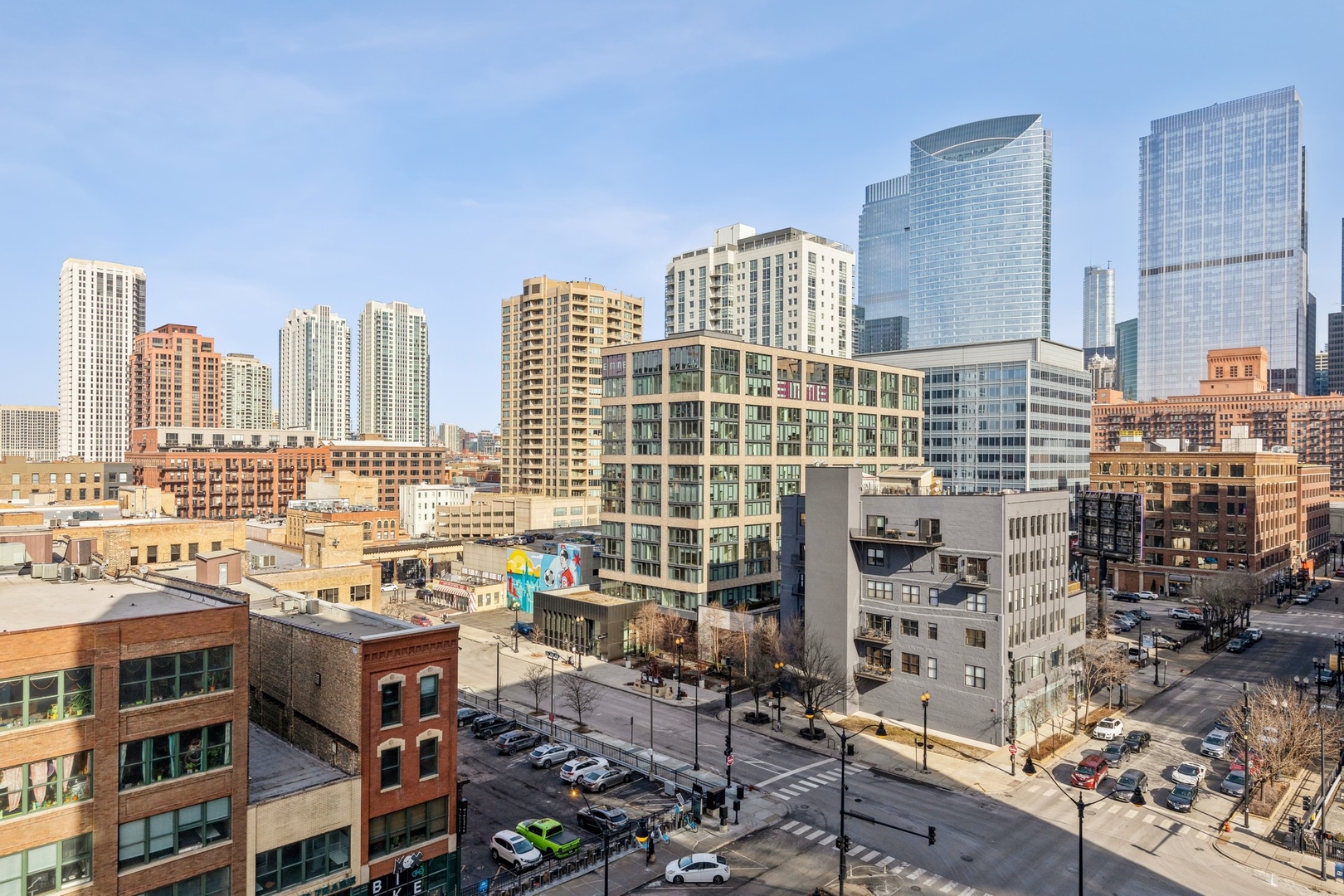 659 W Randolph Street Unit: 909