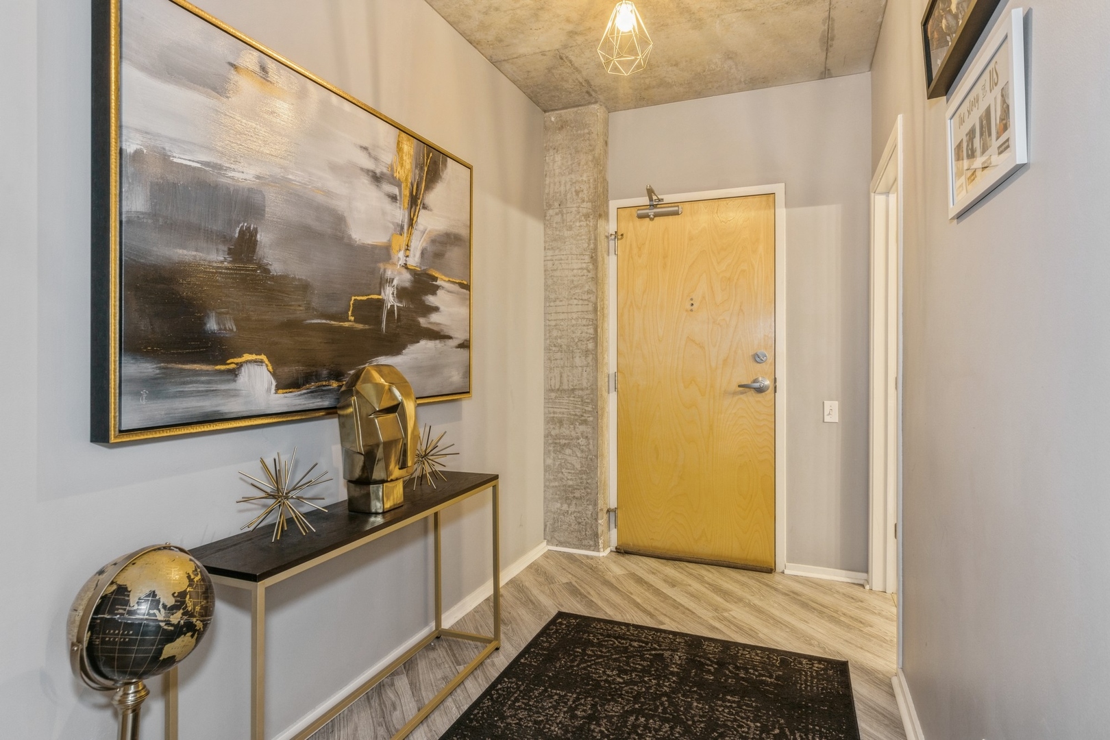 659 W Randolph Street Unit: 909