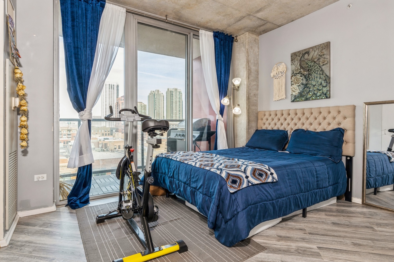 659 W Randolph Street Unit: 909