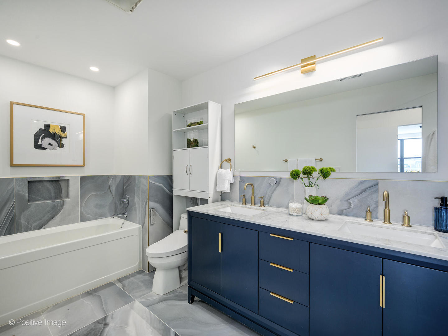 1260 W WASHINGTON Boulevard Unit: 404