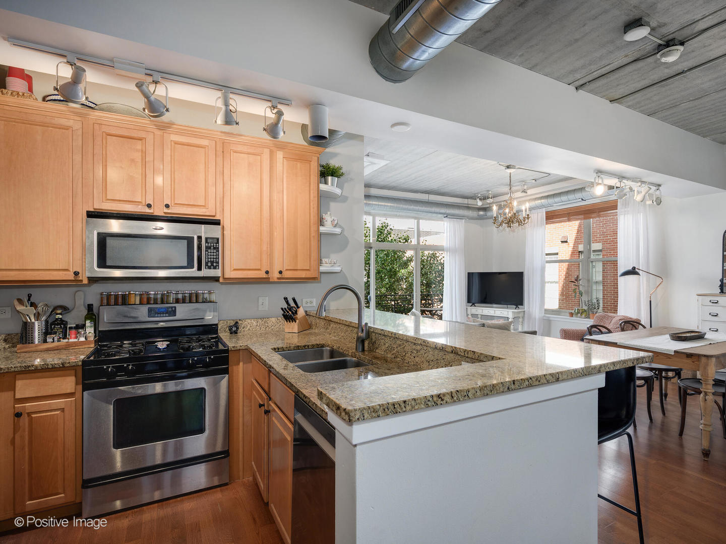 1228 W MONROE Street Unit: 408