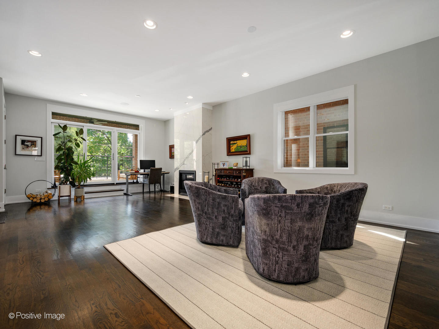 2018 W LEMOYNE Street Unit: 1W