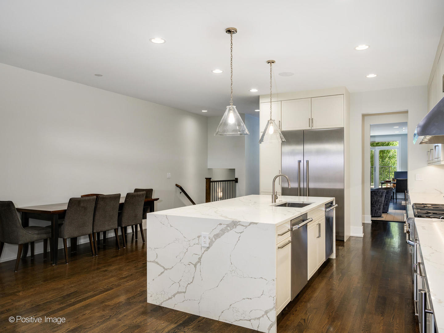 2018 W LEMOYNE Street Unit: 1W