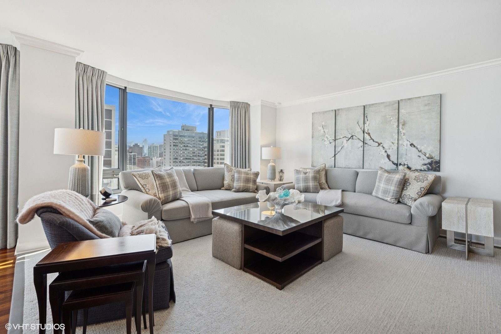 1555 N Astor Street Unit: 23SE